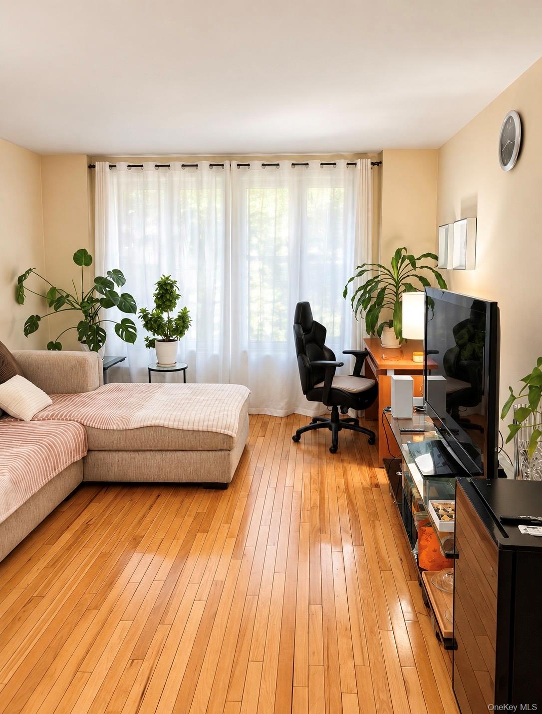 14215 Franklin Ave, Unit 2D photo 2