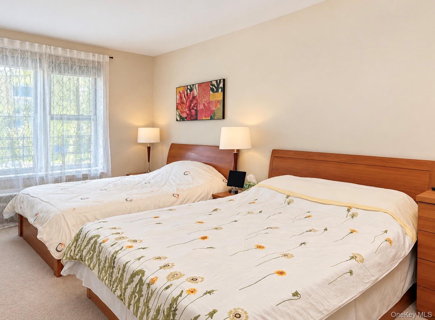 14215 Franklin Ave, Unit 2D photo 4