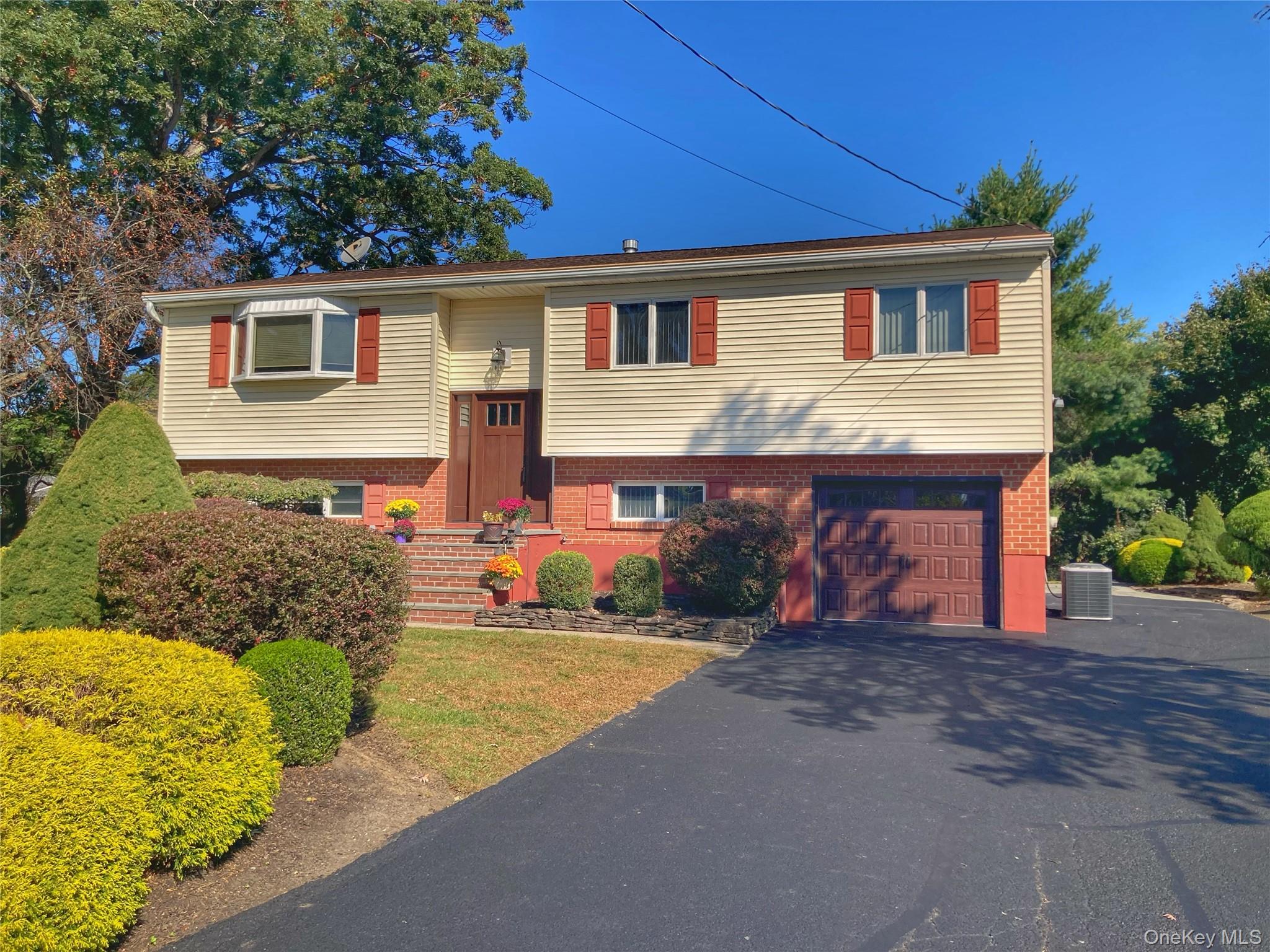 5 Gurnee Drive – For Sale
