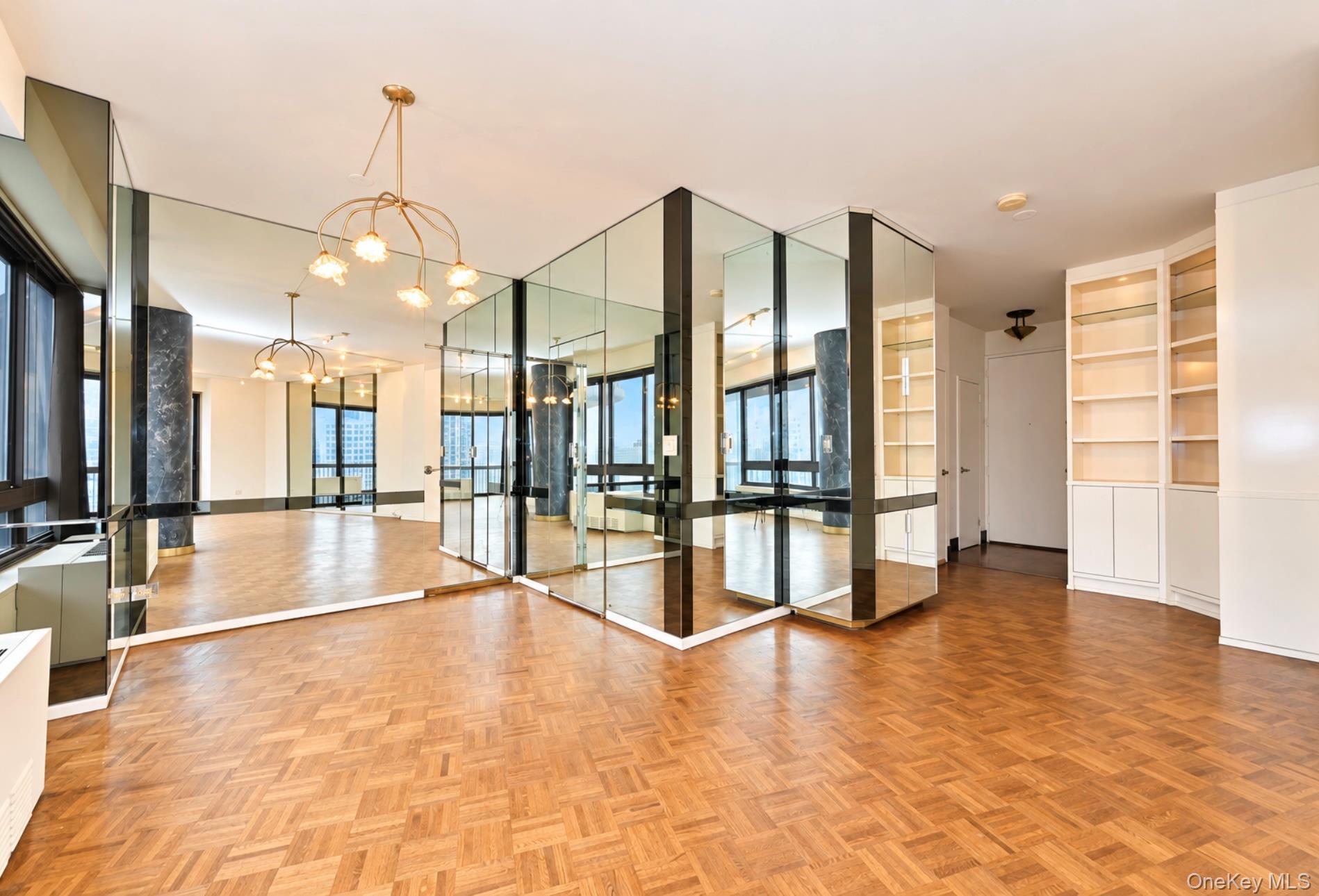 167 E 61st Street, Unit 28E photo 4