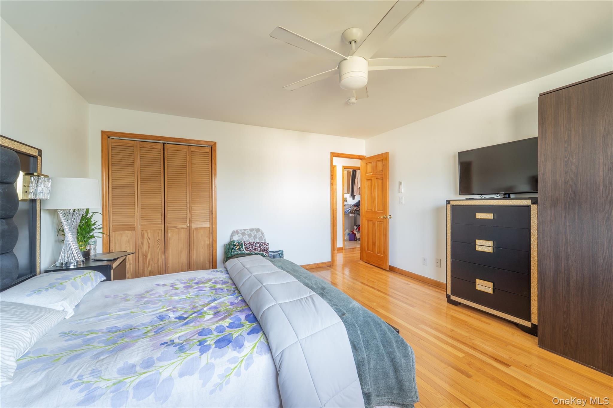 220 Jerusalem Avenue – For Sale photo 14