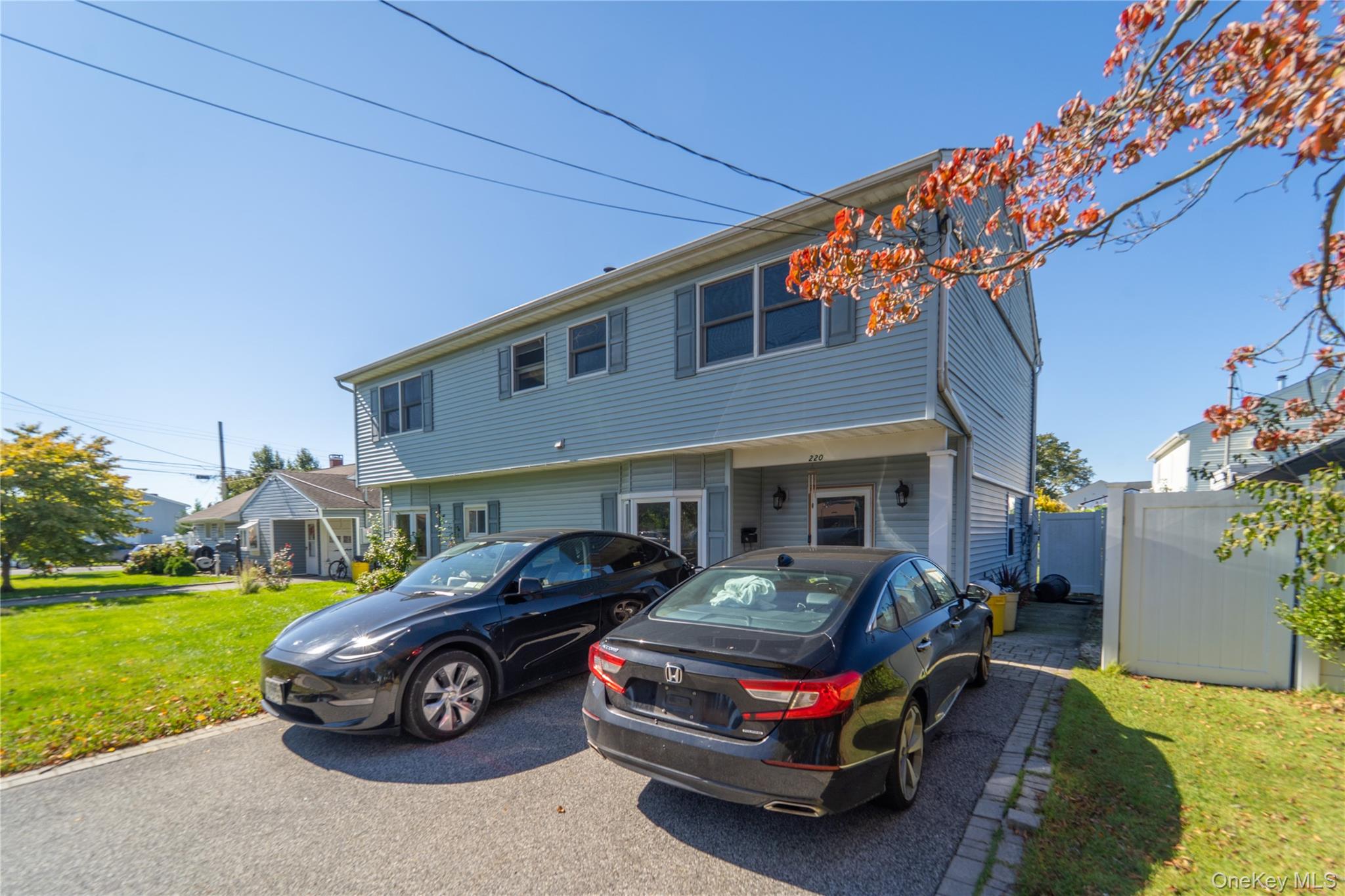 220 Jerusalem Avenue – For Sale photo 2