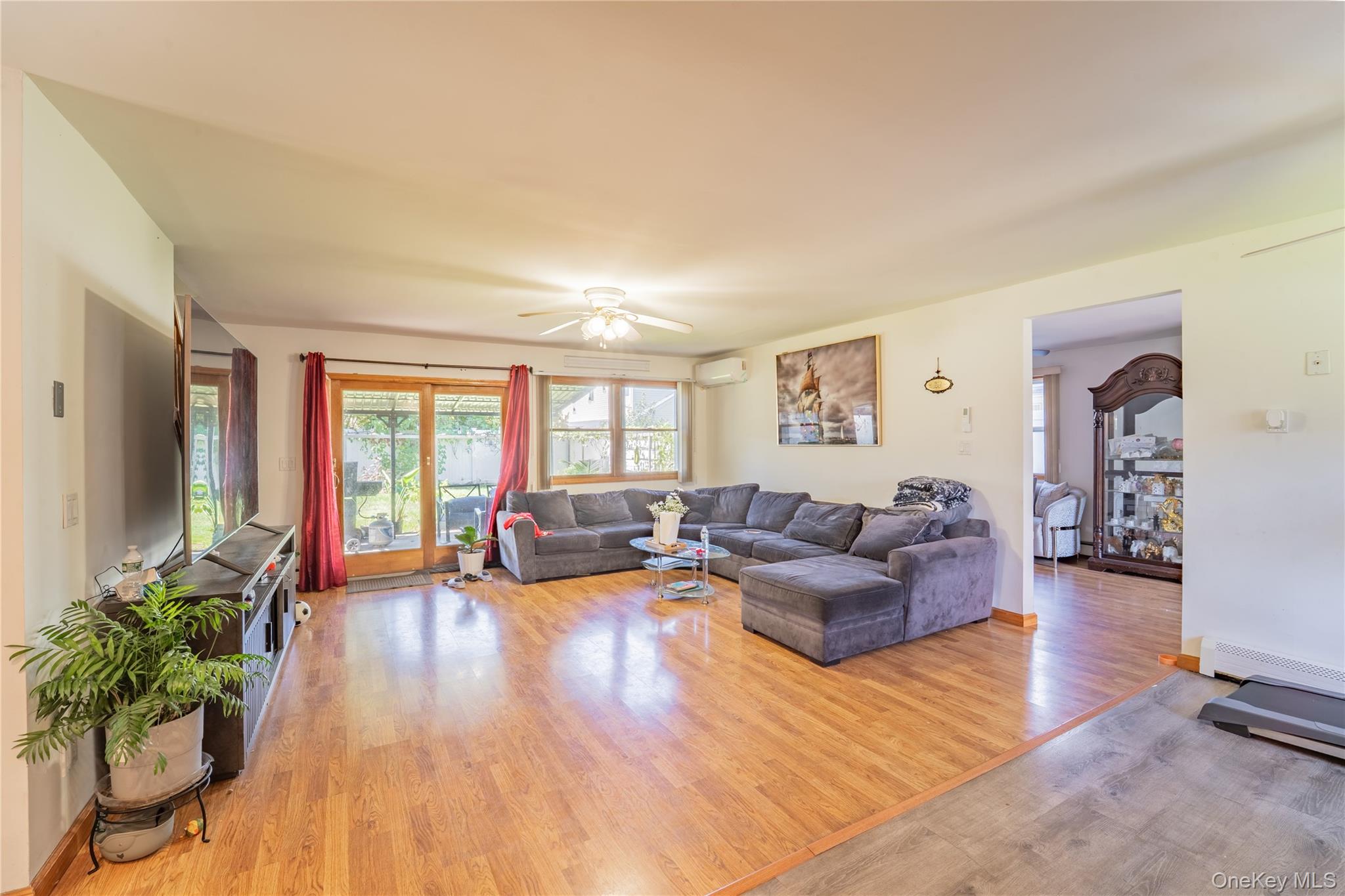 220 Jerusalem Avenue – For Sale photo 6