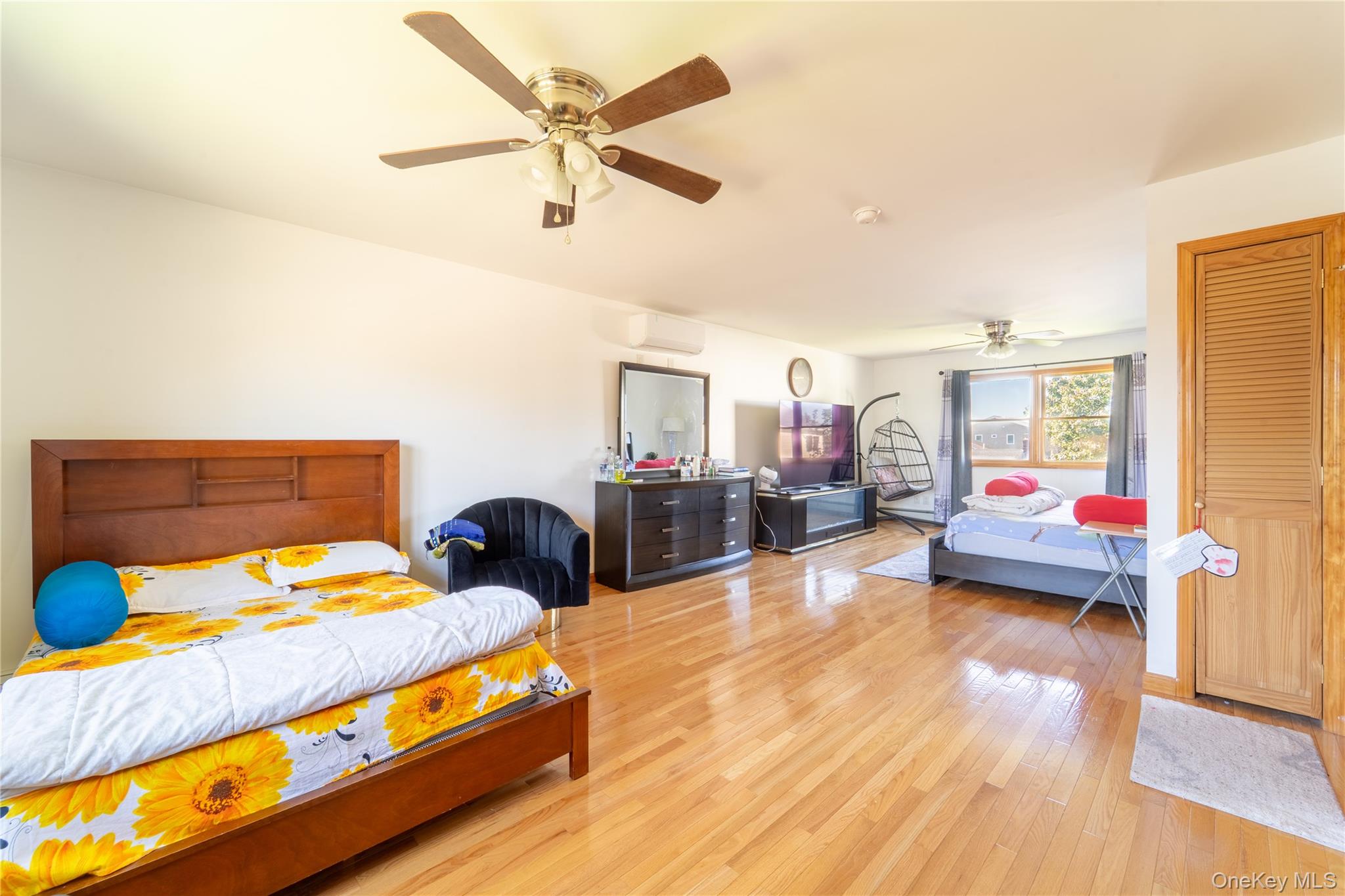 220 Jerusalem Avenue – For Sale photo 18