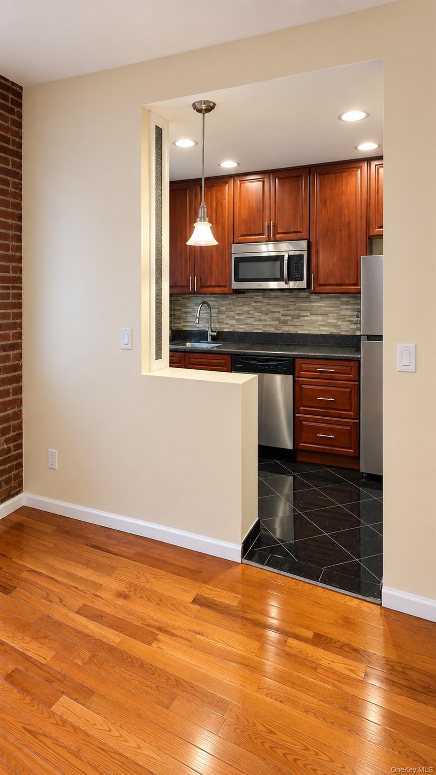 21-38 35th Street, Unit 2C photo 13