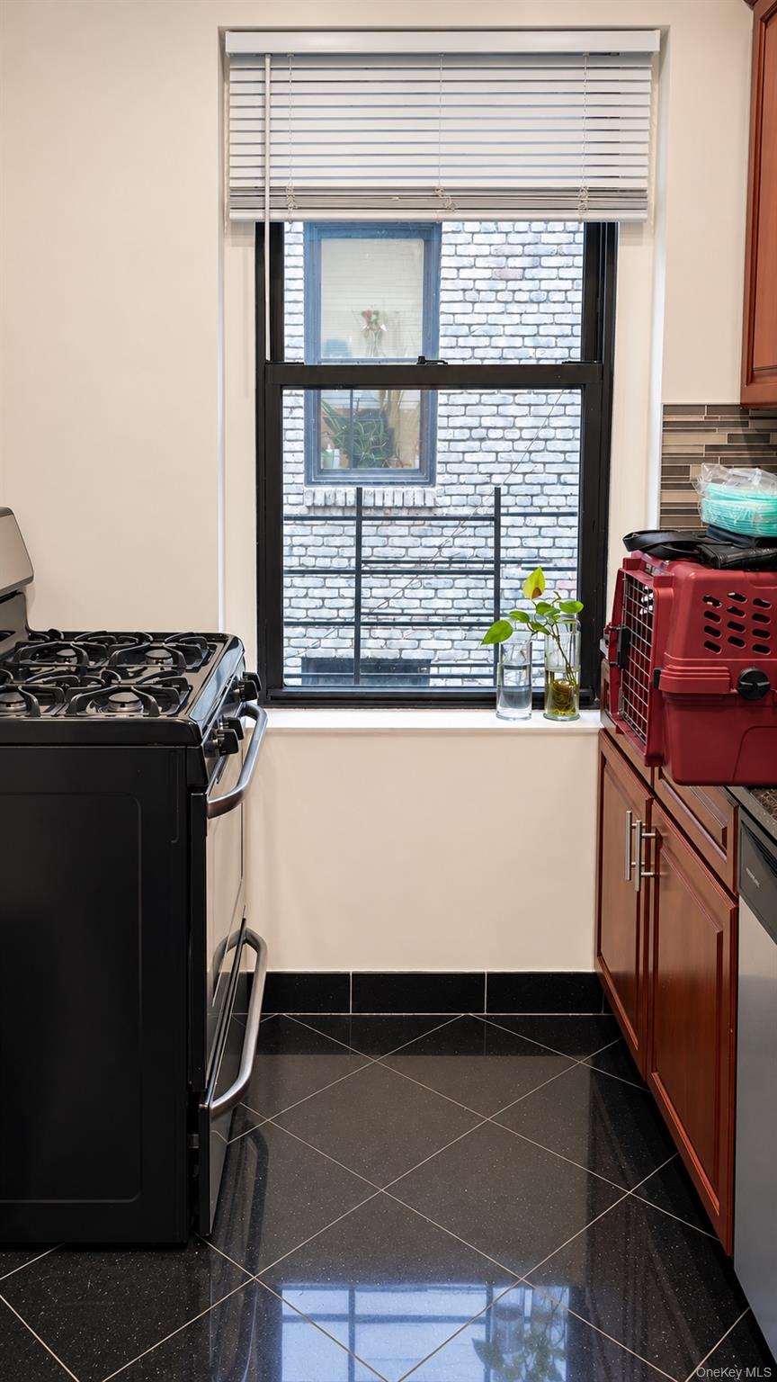 21-38 35th Street, Unit 2C photo 10