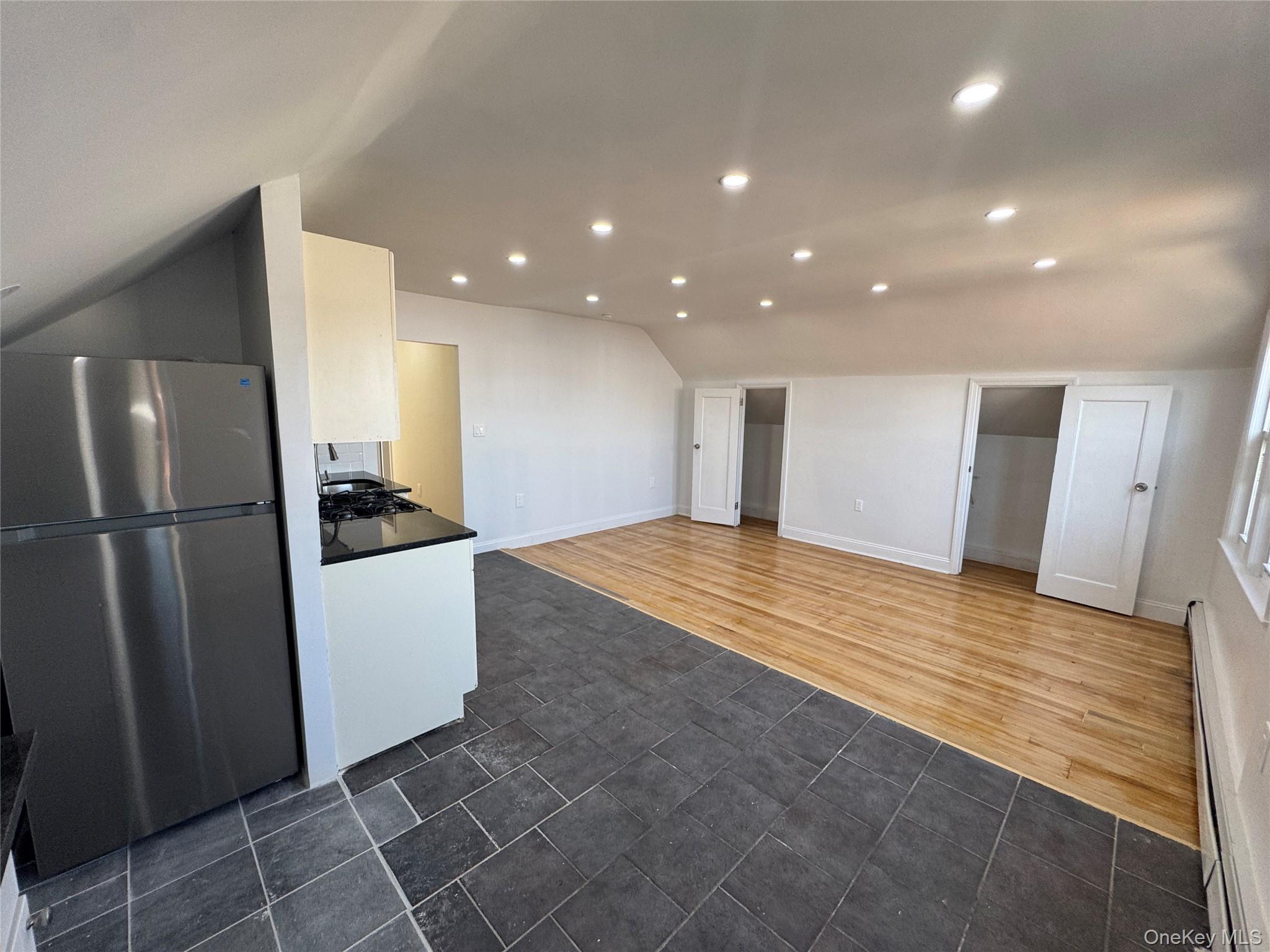 1054 Lydig Avenue – For Rent photo 14