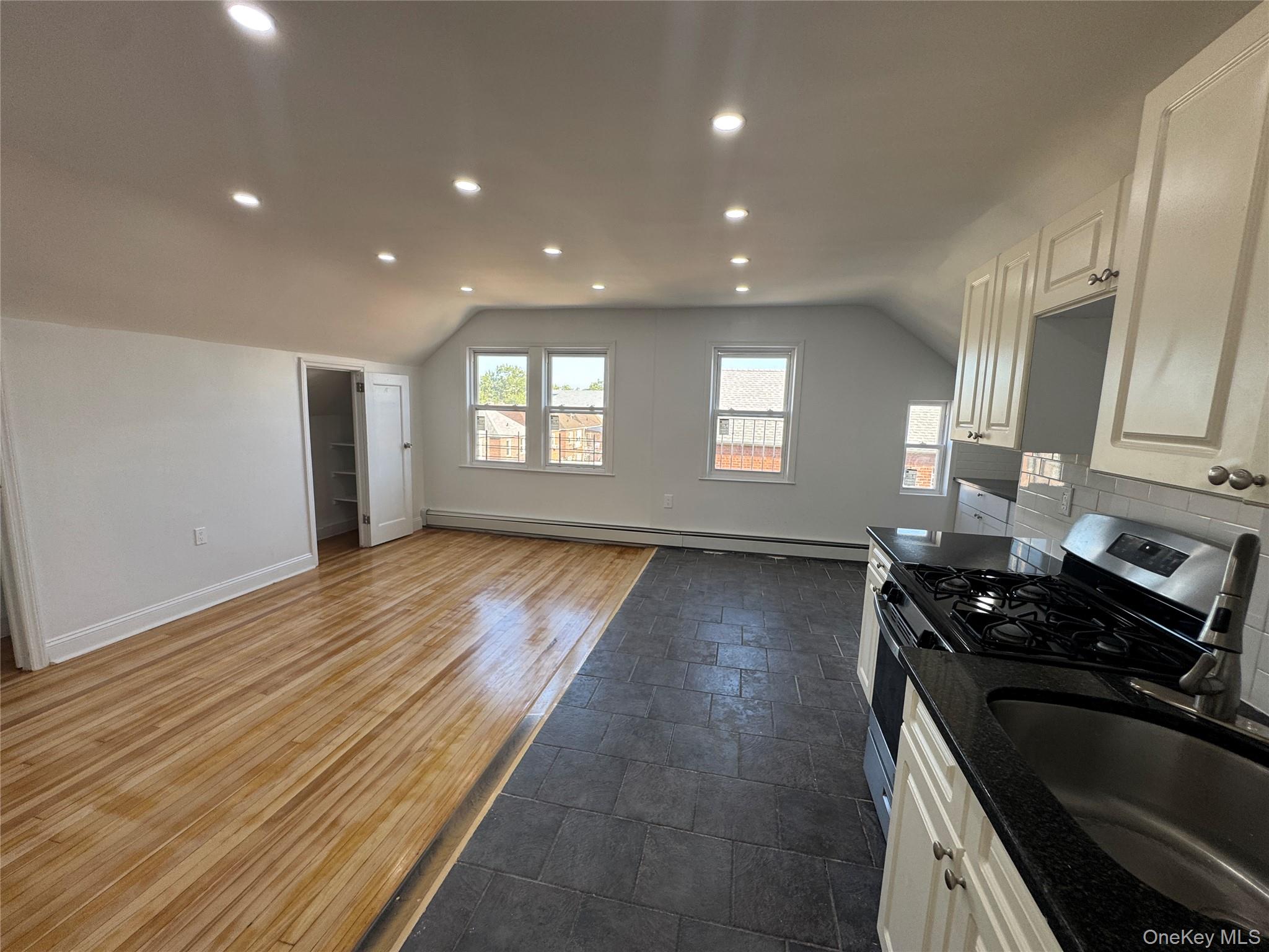 1054 Lydig Avenue – For Rent photo 13