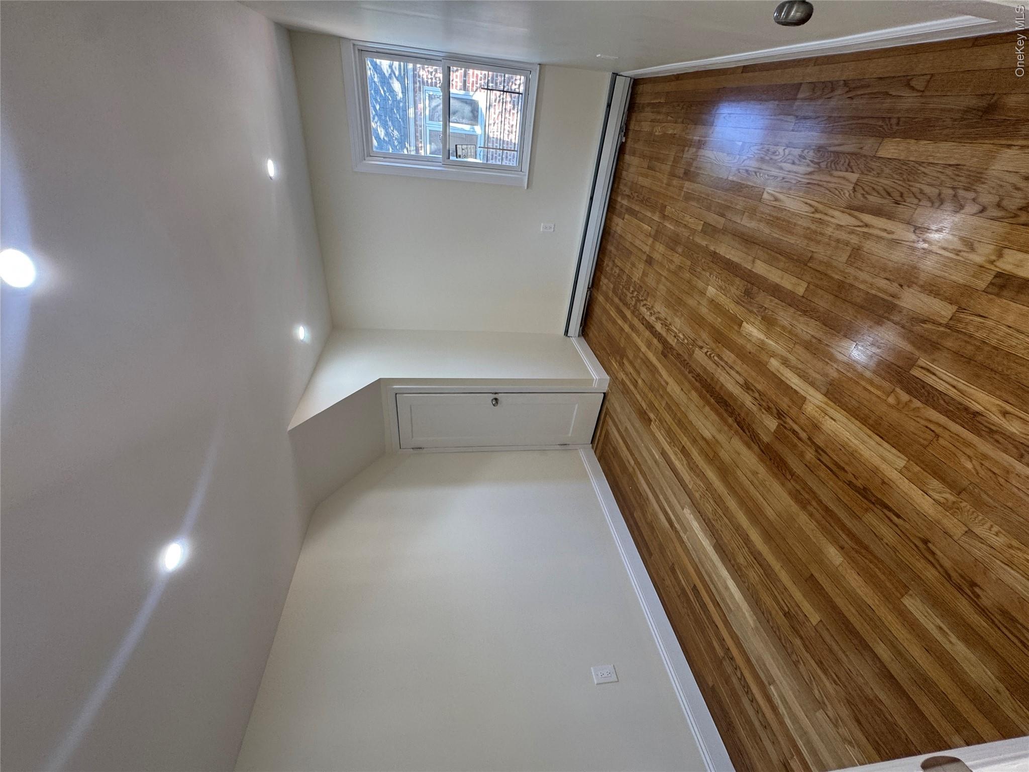 1054 Lydig Avenue – For Rent photo 7