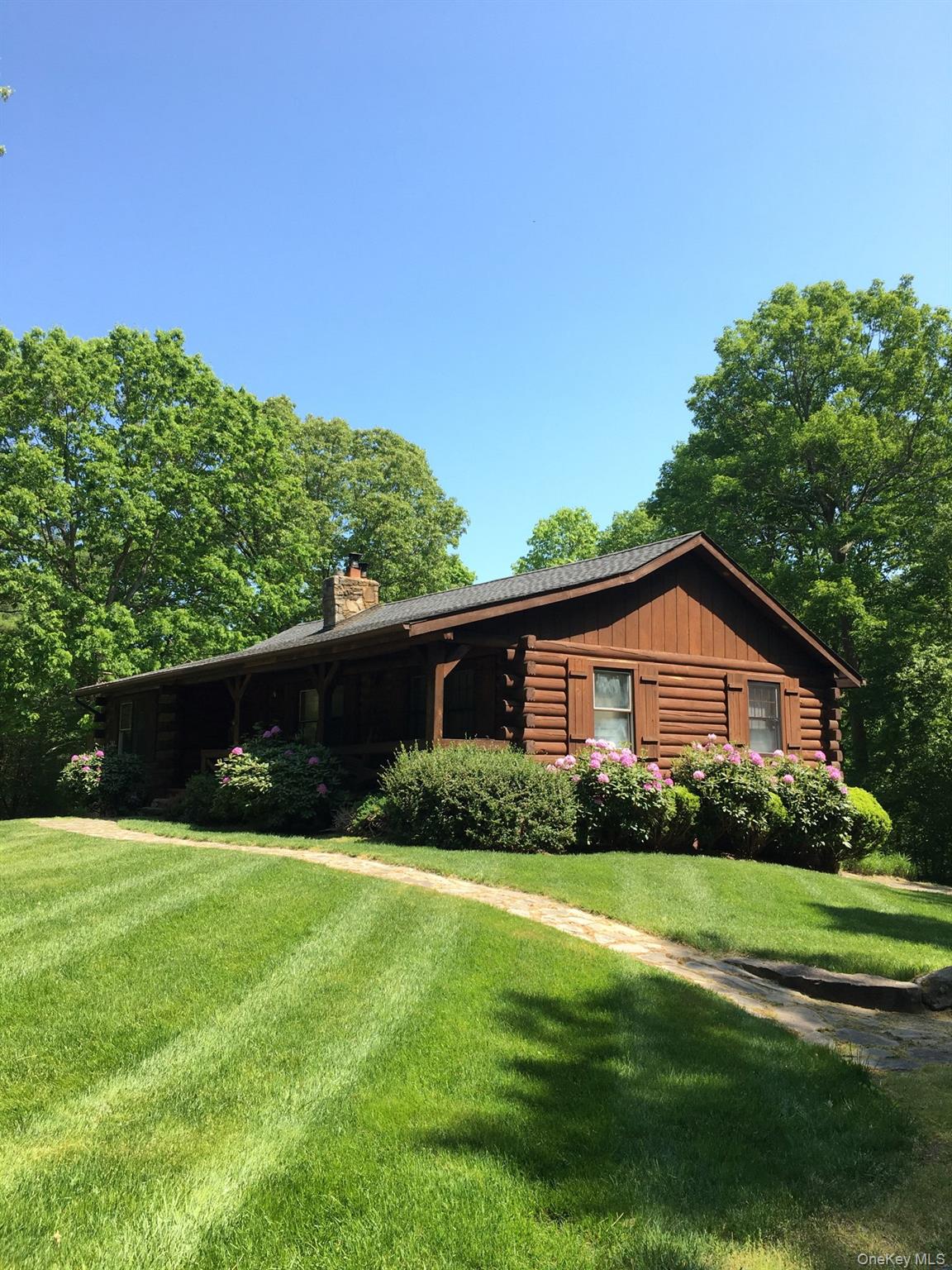 9 Halstein Lane – For Sale