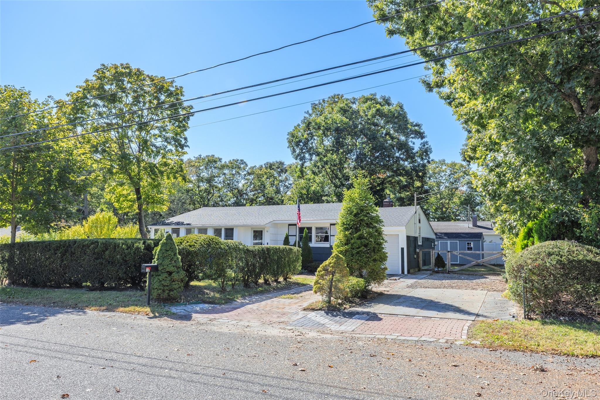 10 Nesaquake Trail – For Sale photo 4