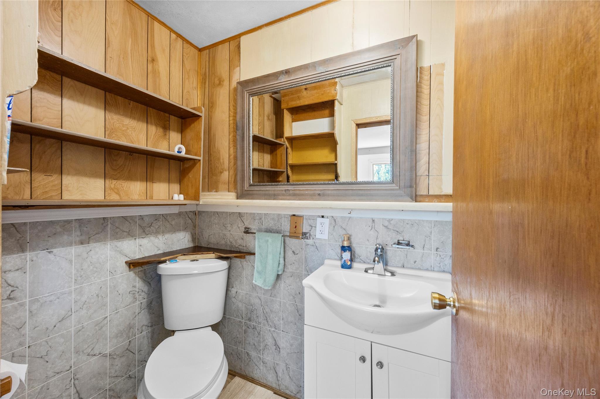 10 Nesaquake Trail – For Sale photo 24