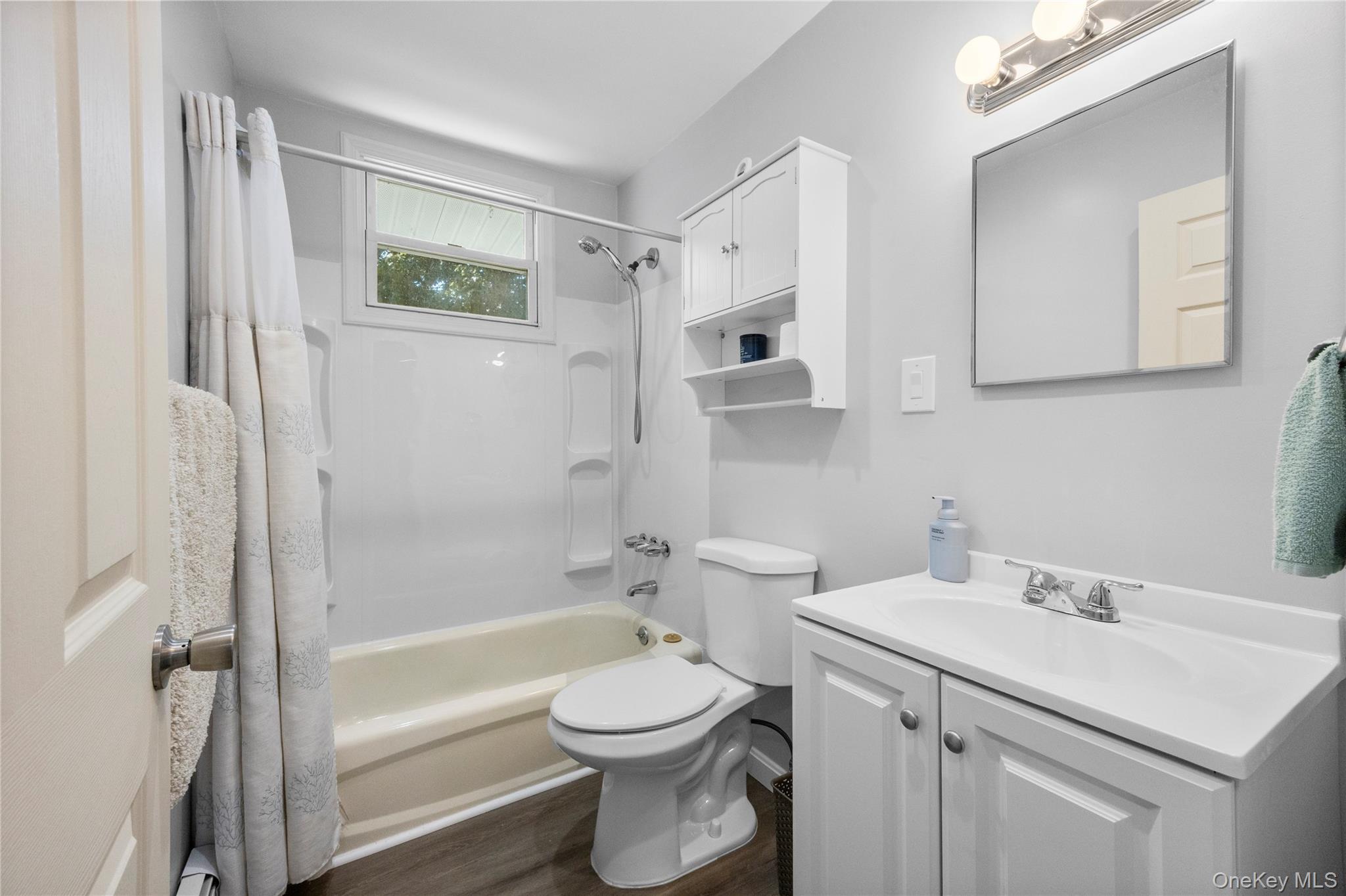 10 Nesaquake Trail – For Sale photo 27