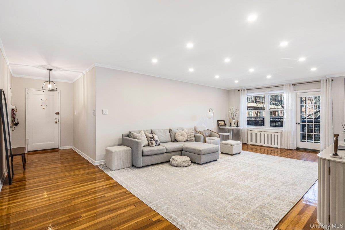 162-01 Powells Cove Boulevard, Unit 2D photo 11