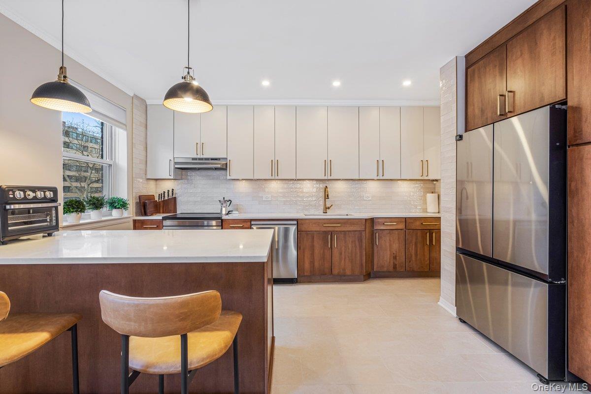 162-01 Powells Cove Boulevard, Unit 2D photo 15