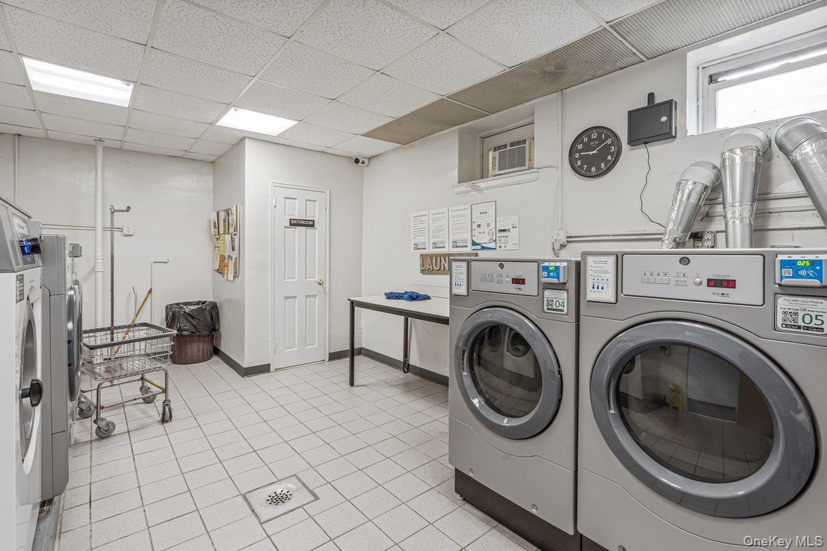 162-01 Powells Cove Boulevard, Unit 2D photo 8
