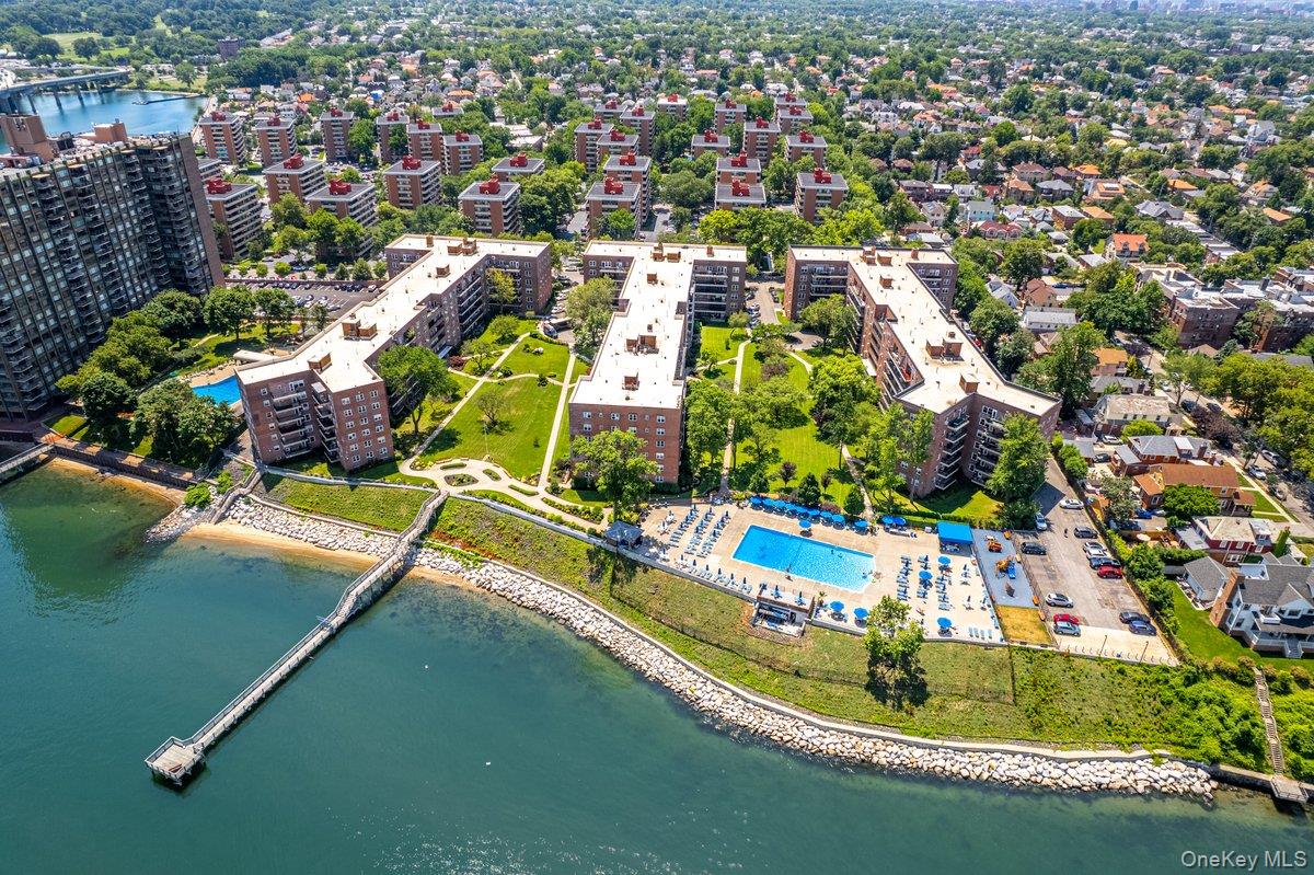 162-01 Powells Cove Boulevard, Unit 2D photo 7