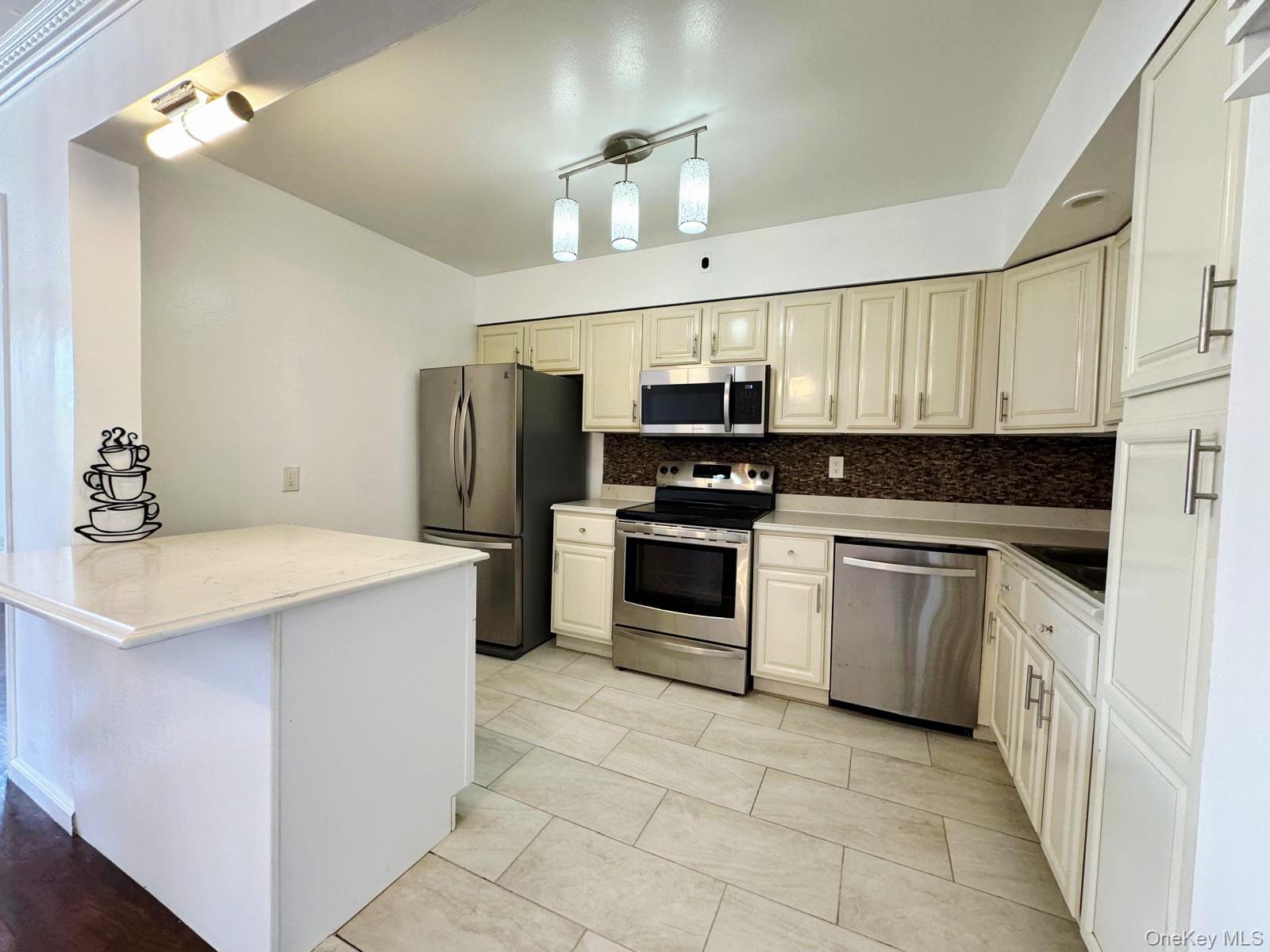 9417 83rd Street – For Rent
