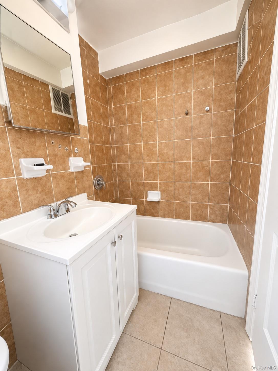 86-16 60th Avenue, Unit 3C photo 5