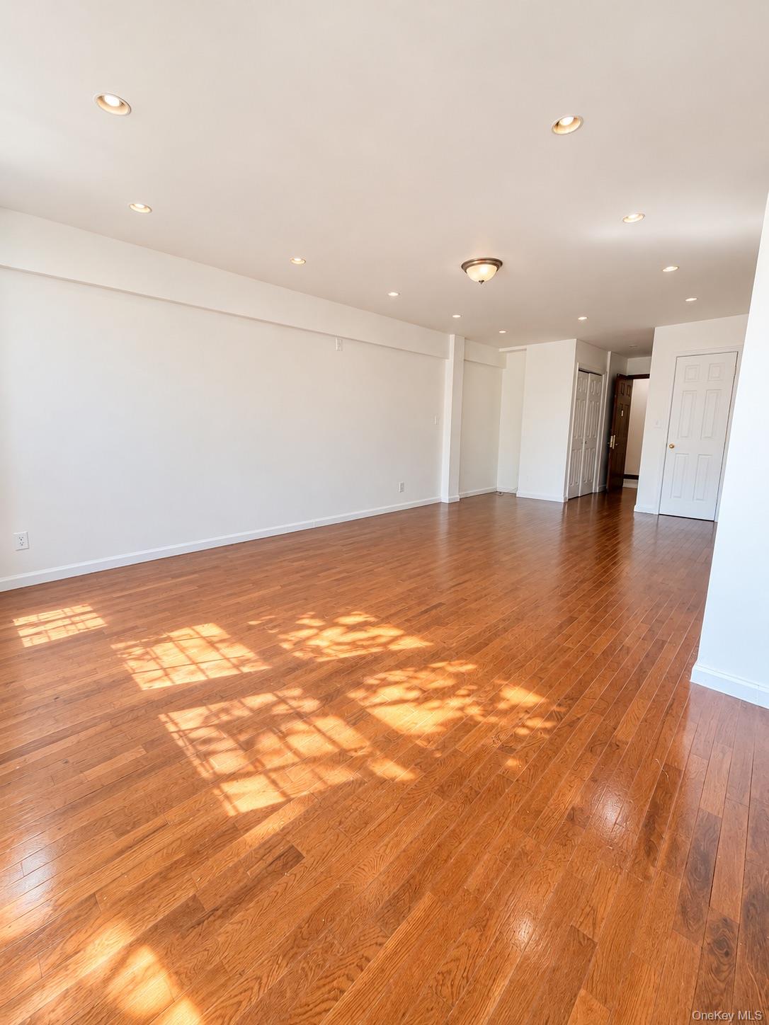 86-16 60th Avenue, Unit 3C photo 2
