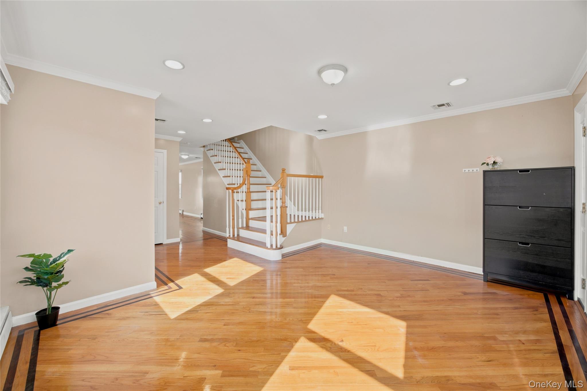 33 3rd Avenue – For Sale photo 4