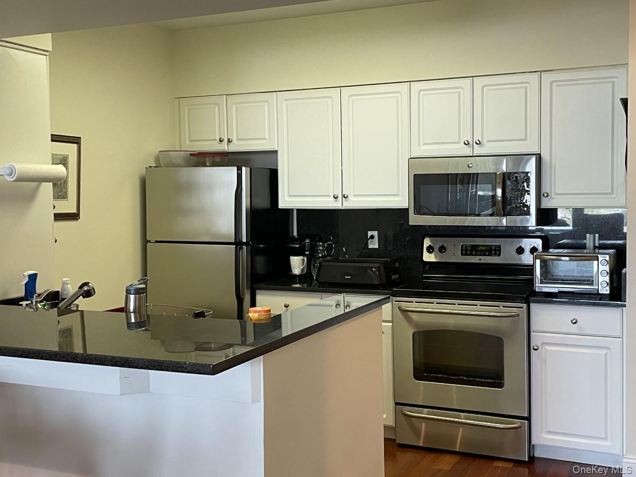 100 New Roc City Place, Unit 417 photo 4