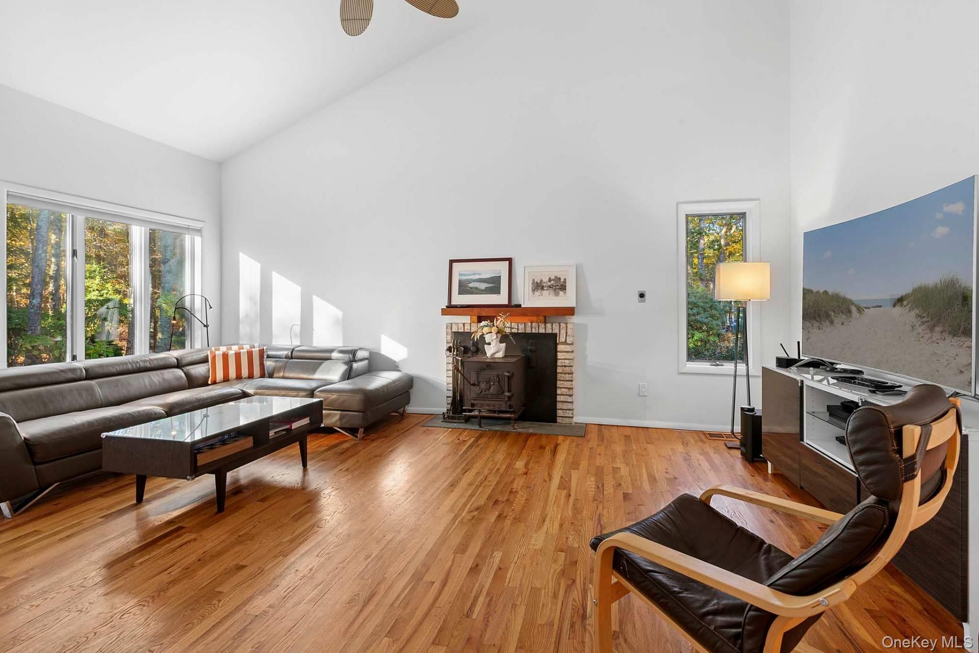 588 Pleasure Drive – For Rent photo 4