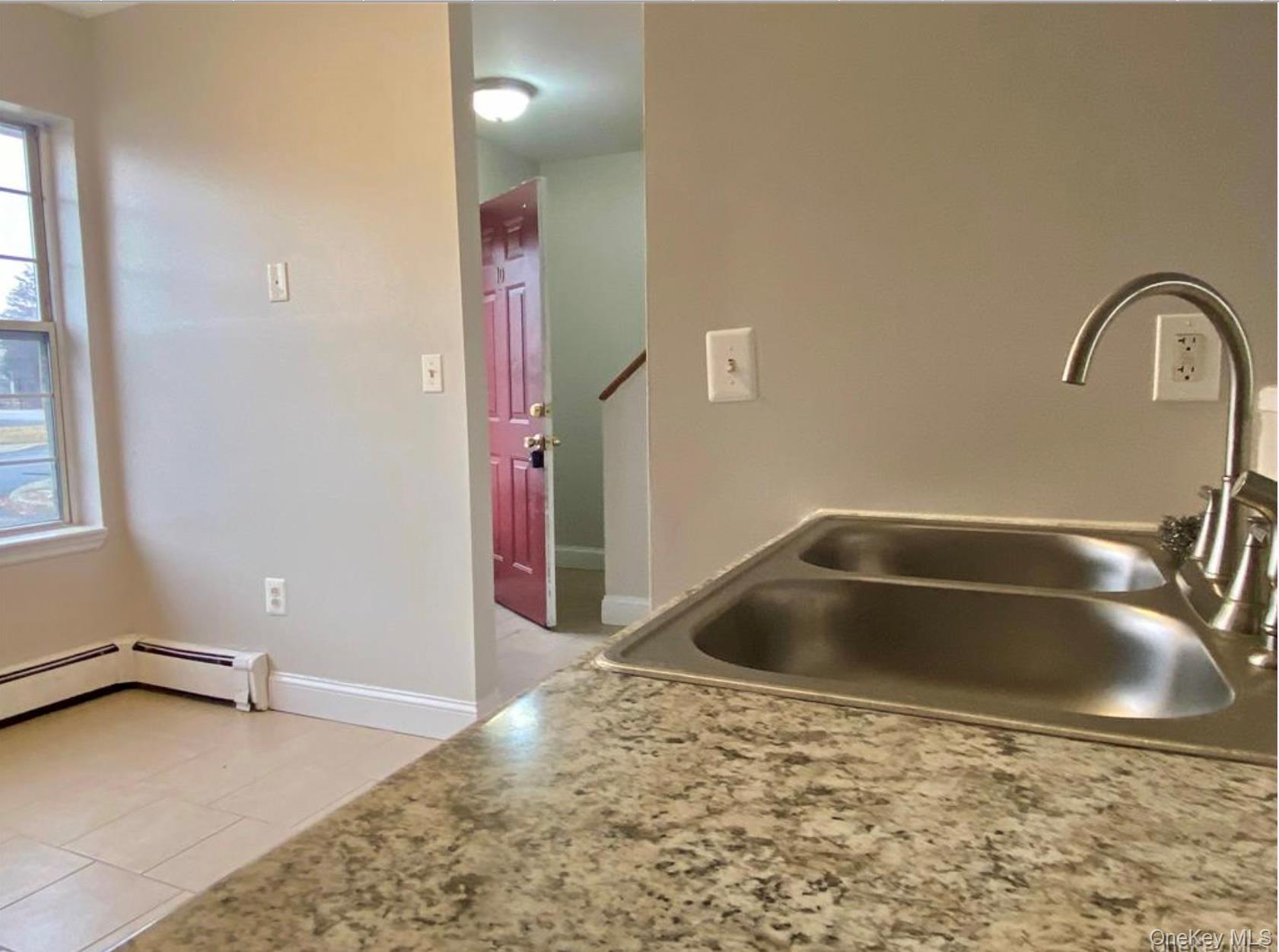 32 Palmer Avenue, Unit 10 photo 3