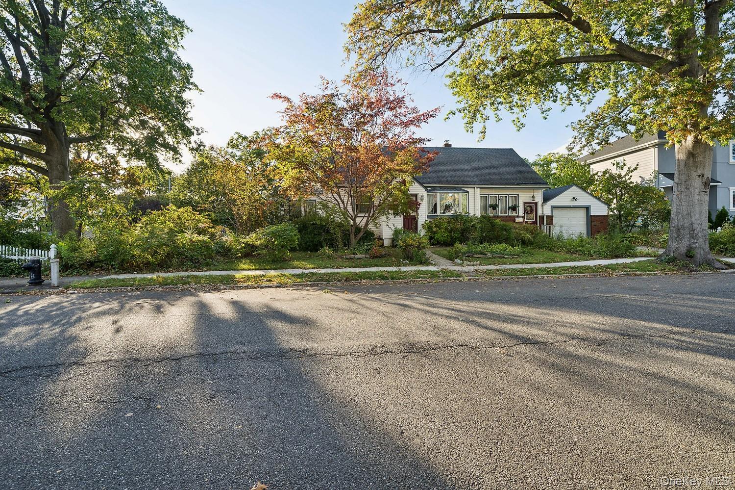 64 Collfield Avenue – For Sale photo 3