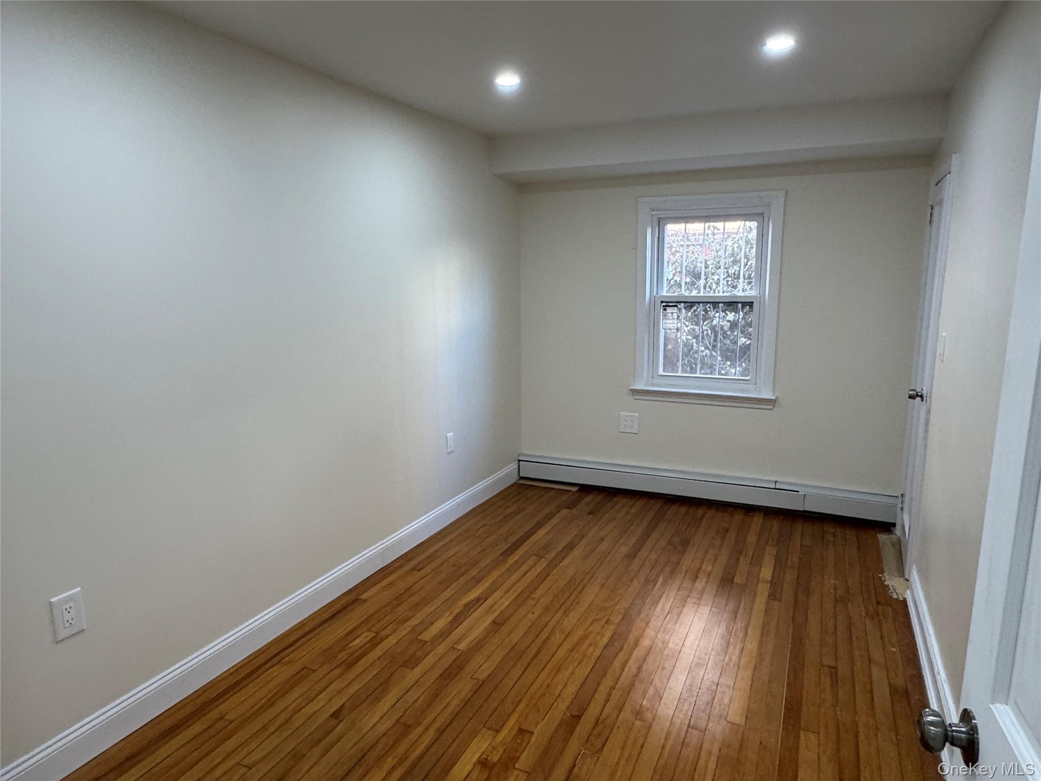 1054 Lydig Avenue – For Rent photo 13