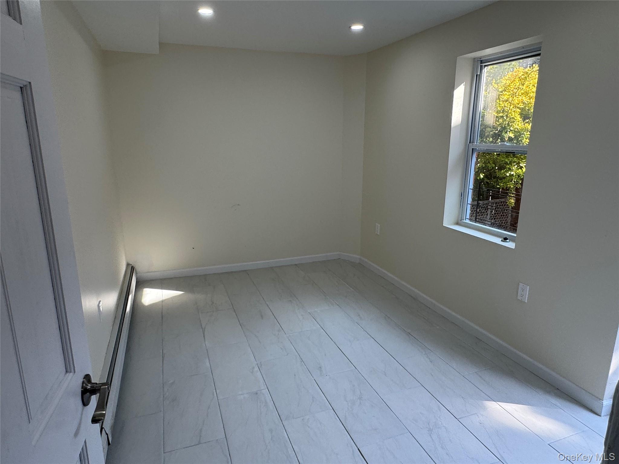 1054 Lydig Avenue – For Rent photo 14