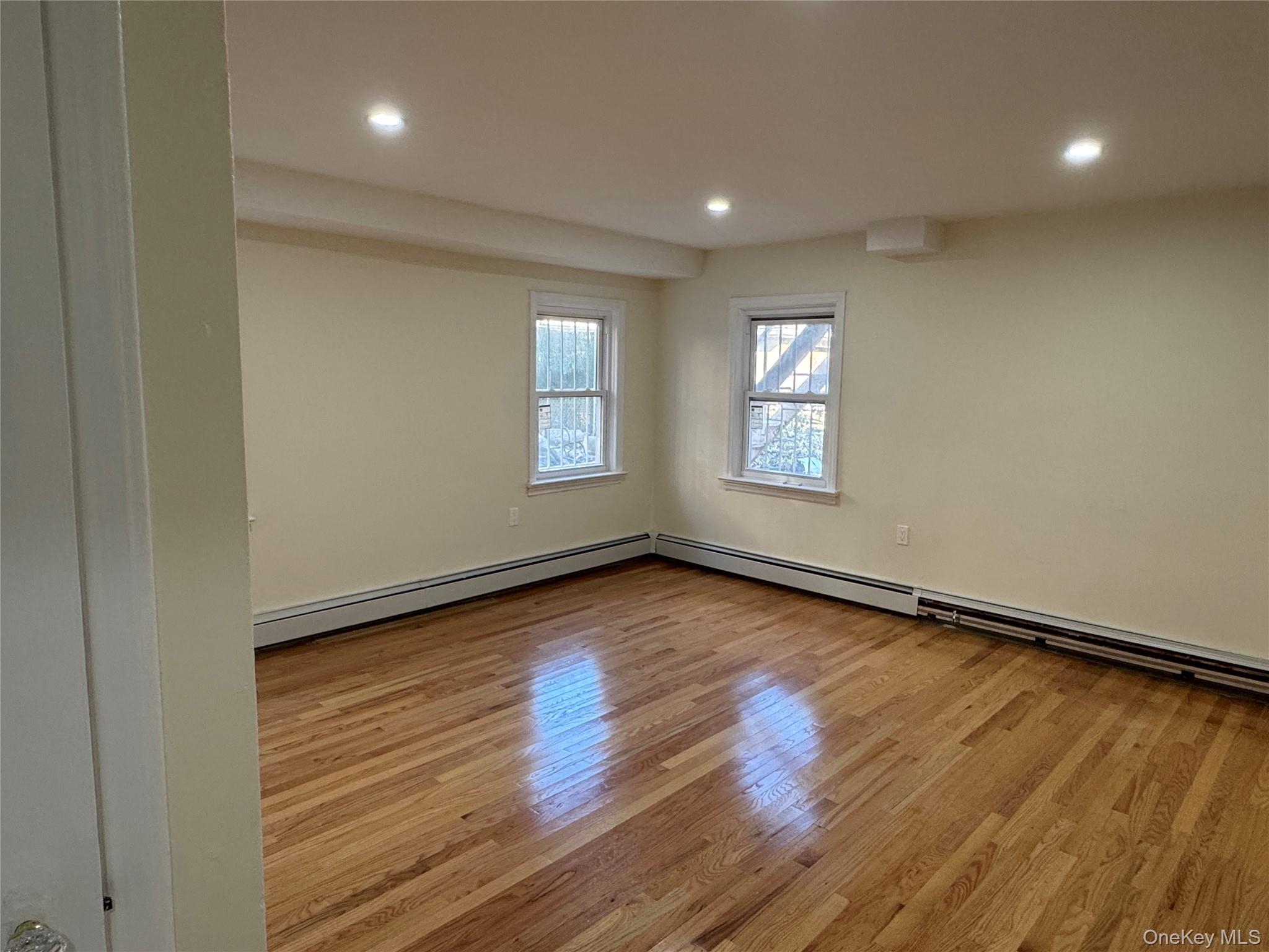 1054 Lydig Avenue – For Rent photo 15
