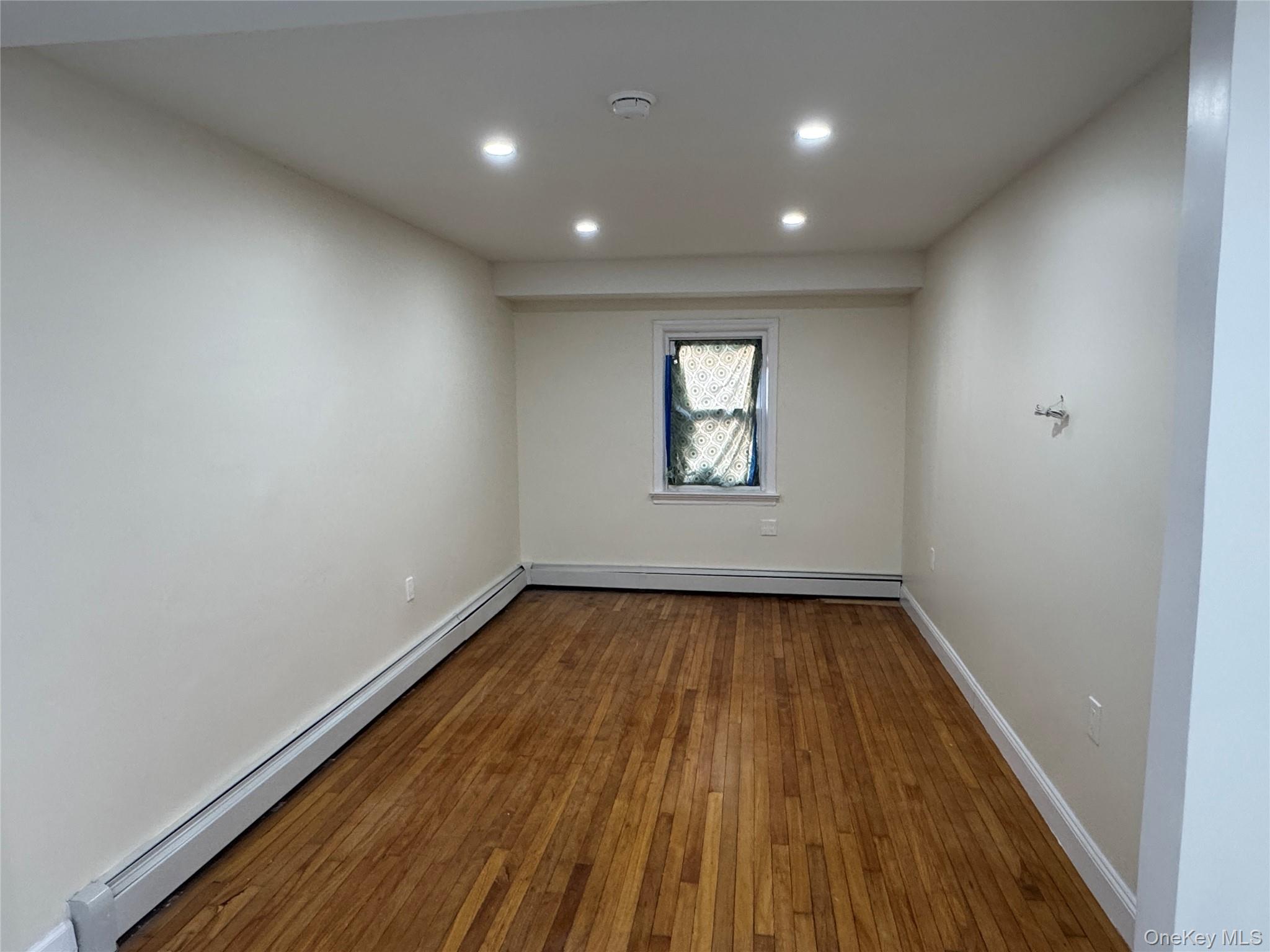 1054 Lydig Avenue – For Rent photo 8