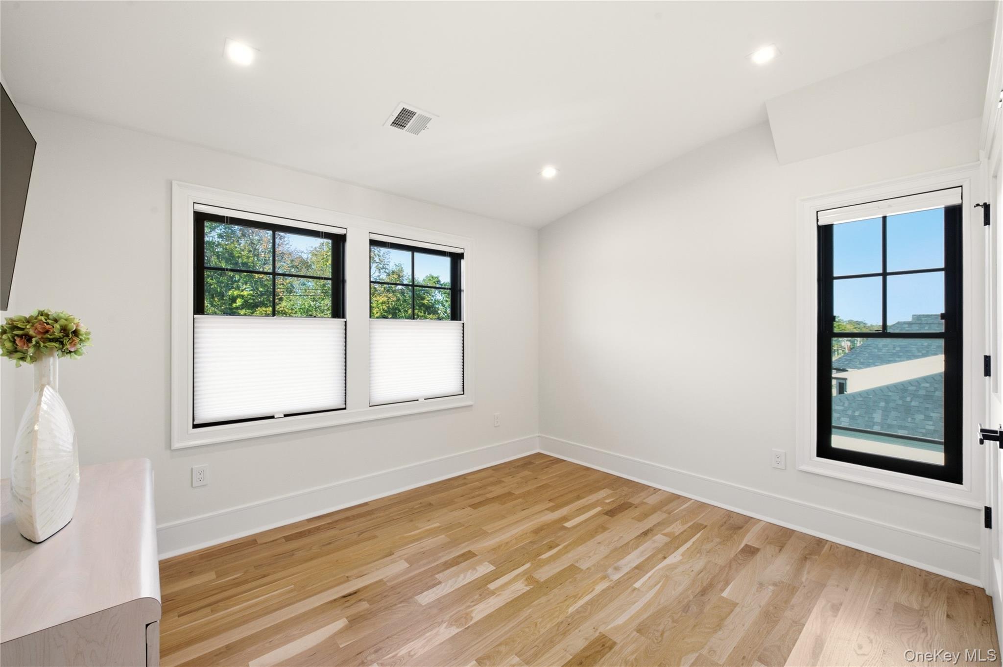 10 Three Ponds Lane – For Sale photo 26