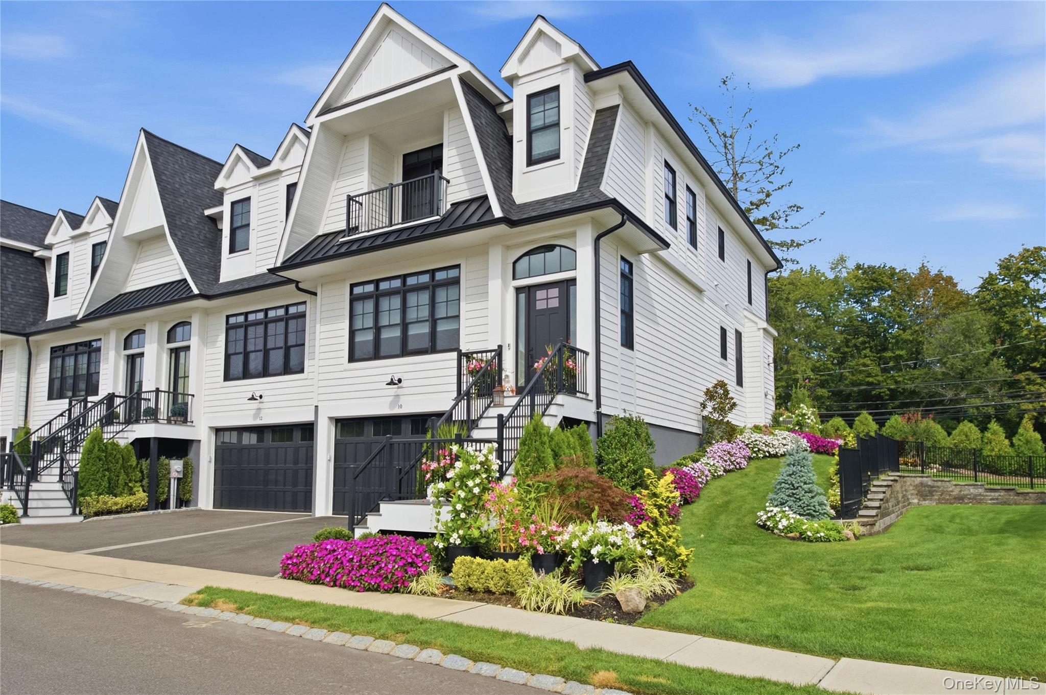 10 Three Ponds Lane – For Sale