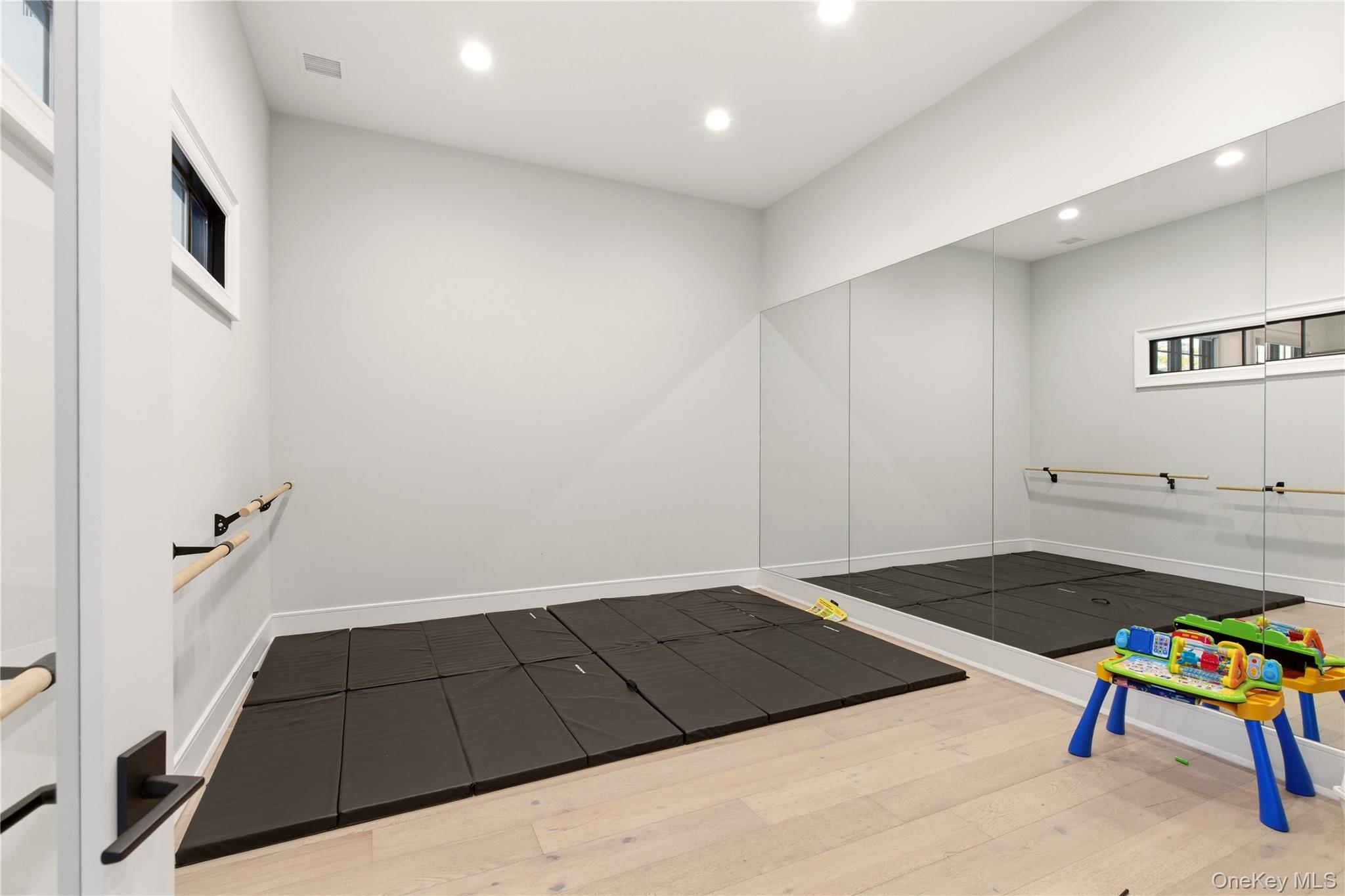 10 Three Ponds Lane – For Sale photo 47