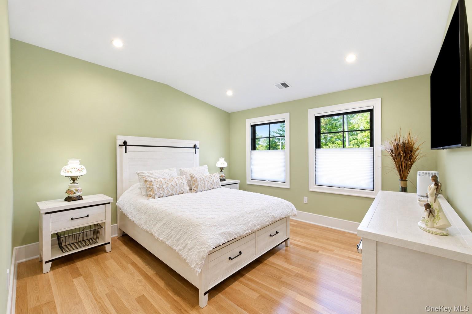 10 Three Ponds Lane – For Sale photo 24