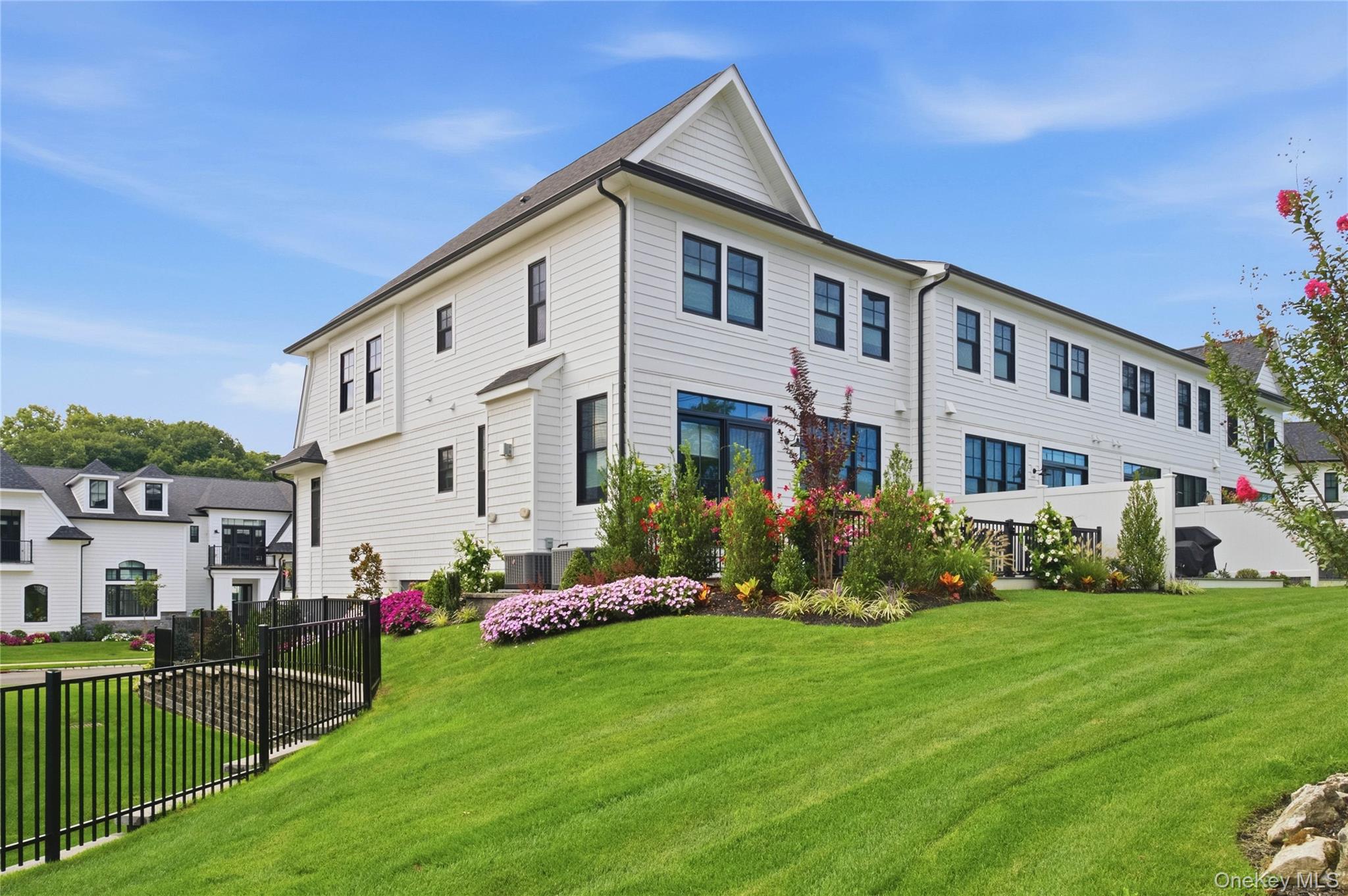 10 Three Ponds Lane – For Sale photo 29