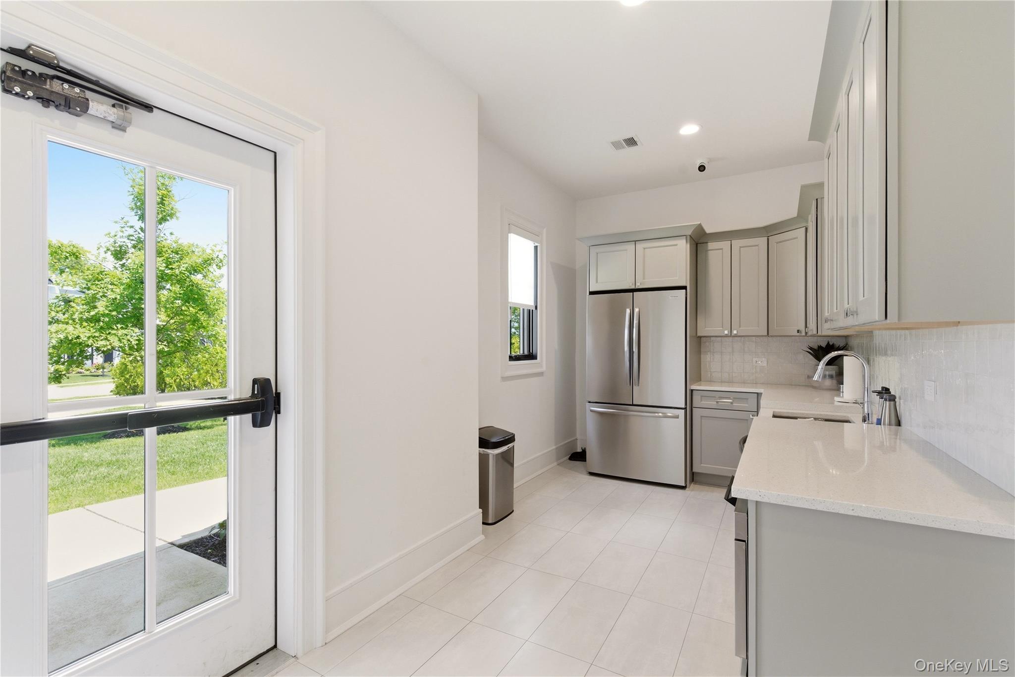 10 Three Ponds Lane – For Sale photo 46