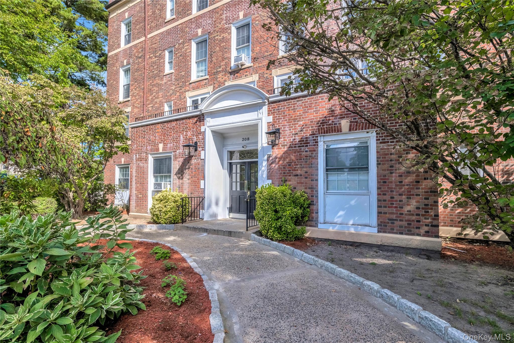 208 Centre Avenue, Unit 3K photo 5