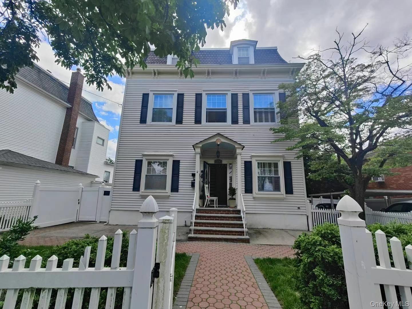 324 150th Street – For Sale