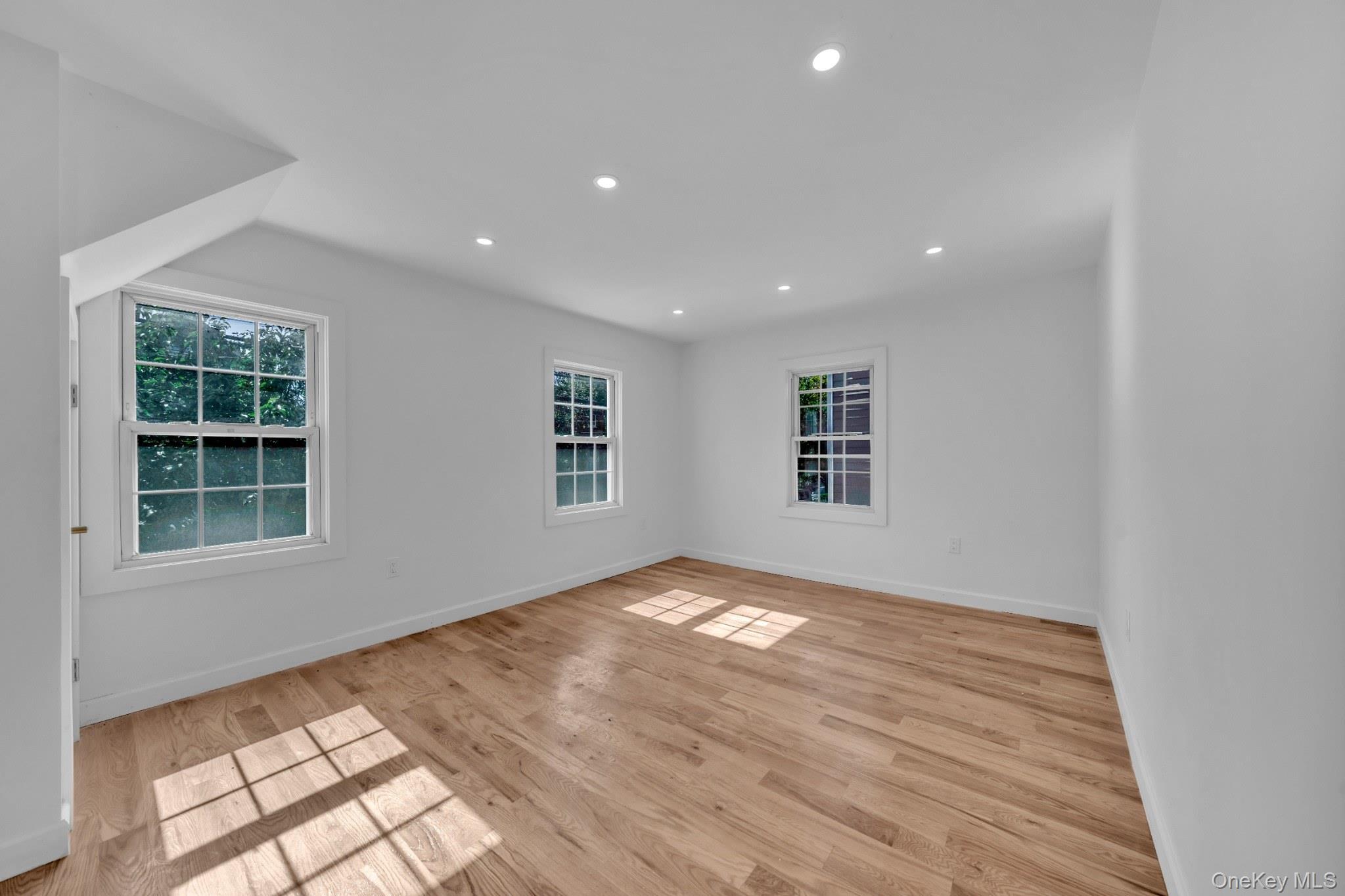 219 E 238th Street – For Sale photo 8