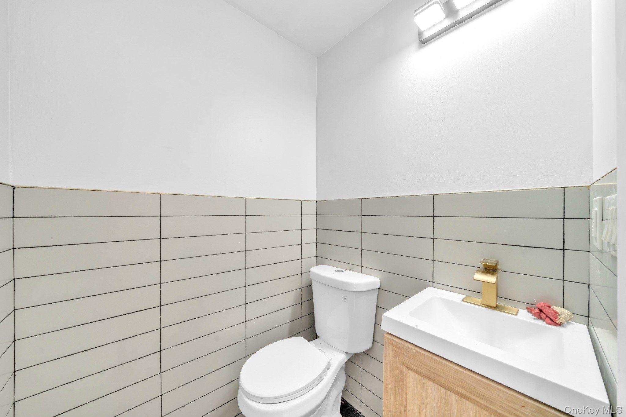 219 E 238th Street – For Sale photo 29
