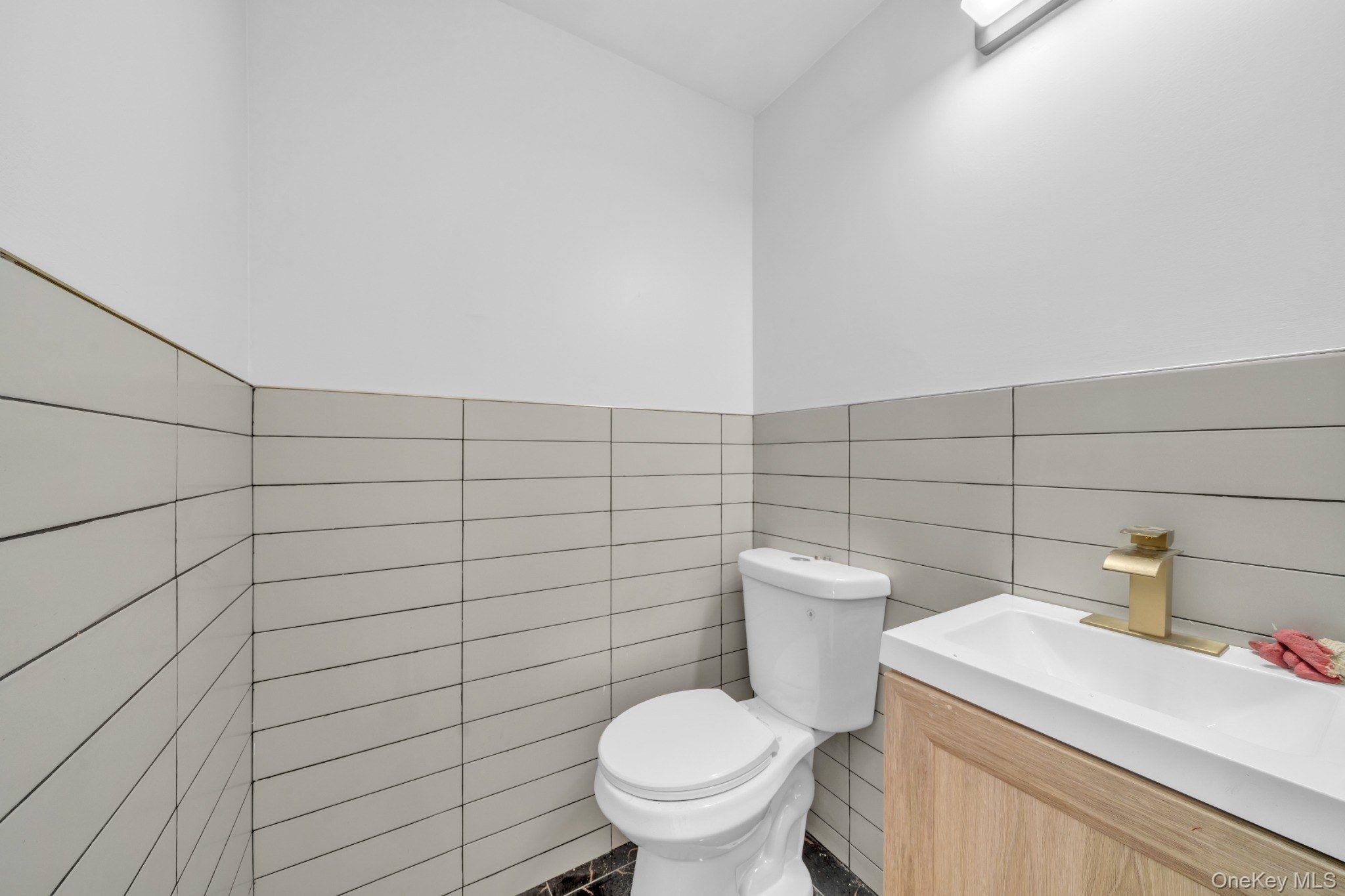 219 E 238th Street – For Sale photo 28