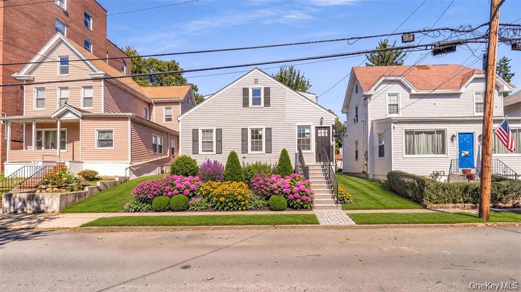 219 E 238th Street – For Sale
