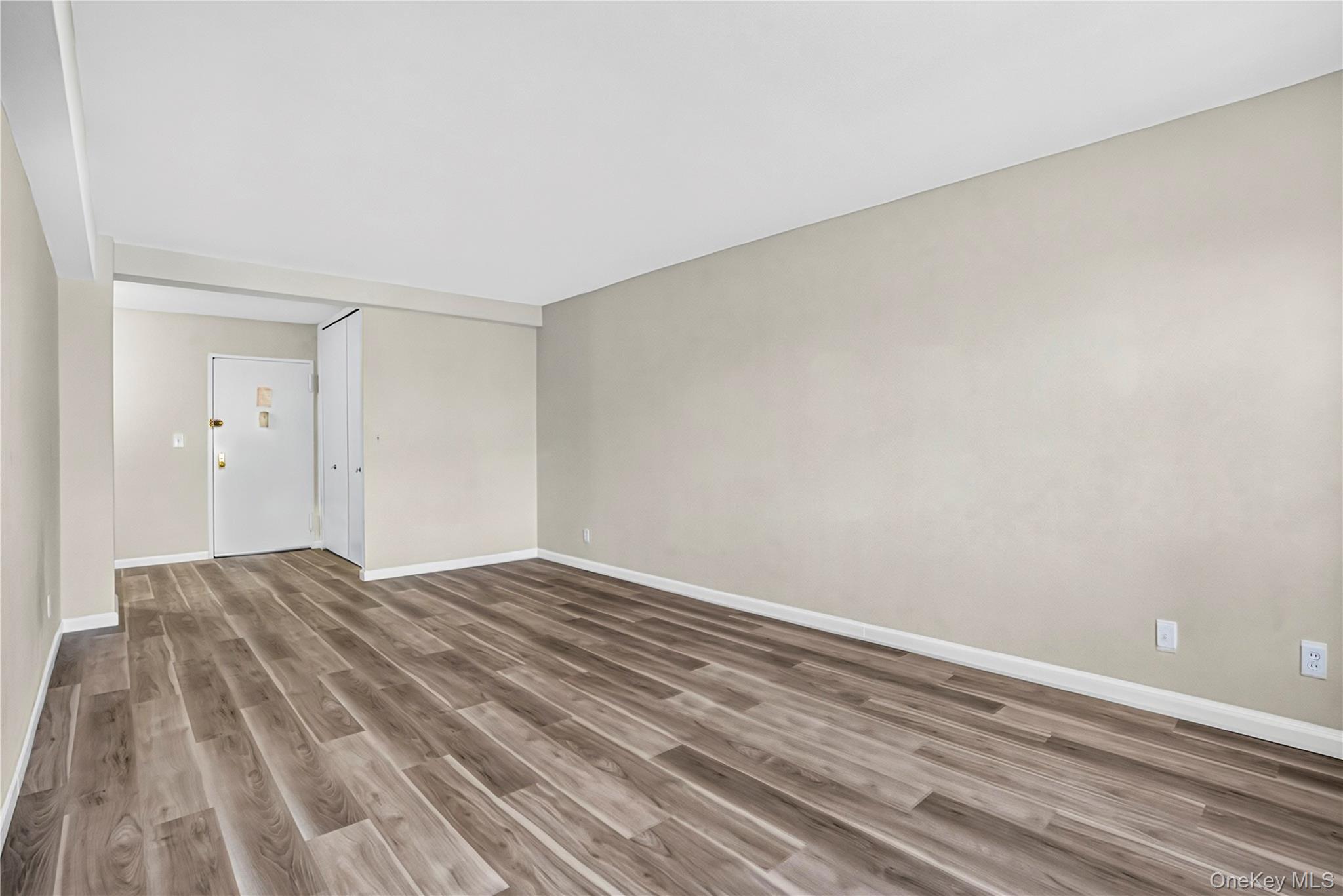 8915 Parsons Boulevard, Unit 11D photo 7