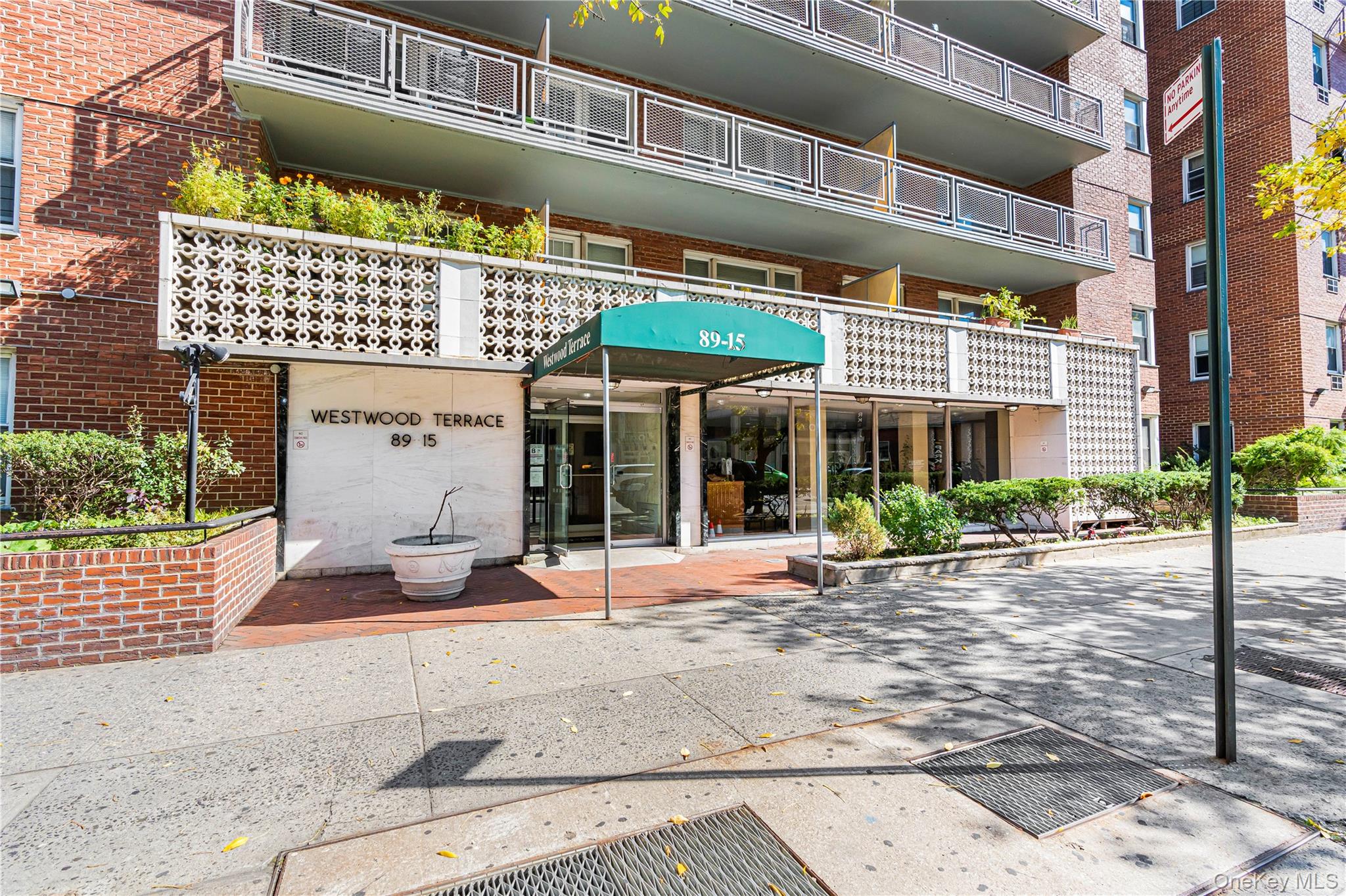 8915 Parsons Boulevard, Unit 11D