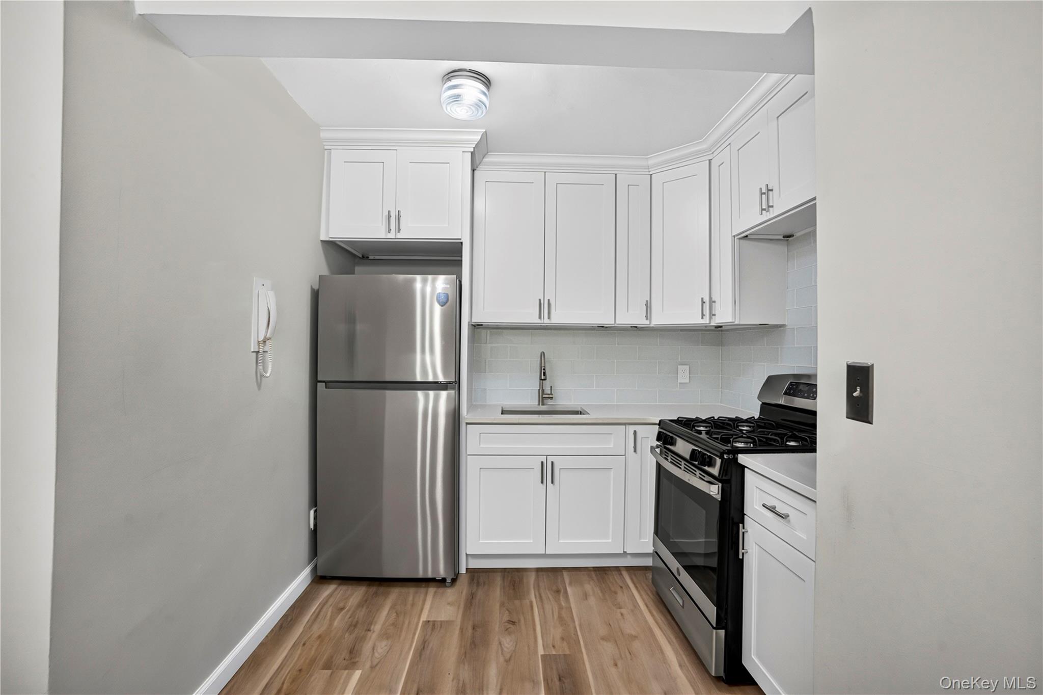 8915 Parsons Boulevard, Unit 11D photo 4