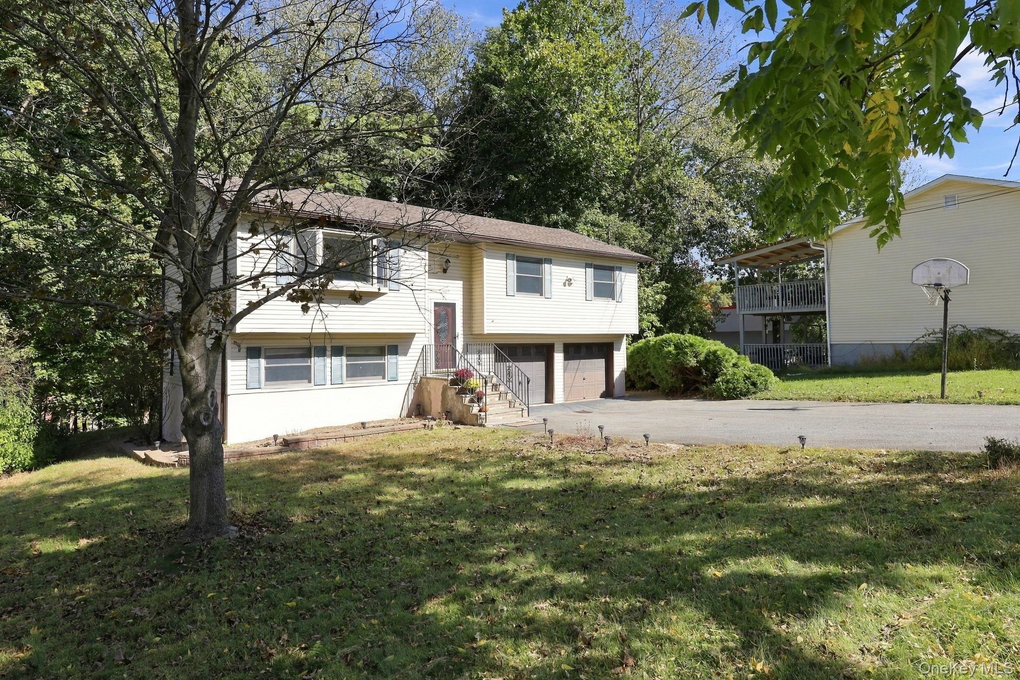 10 Van Wagner Road – For Sale