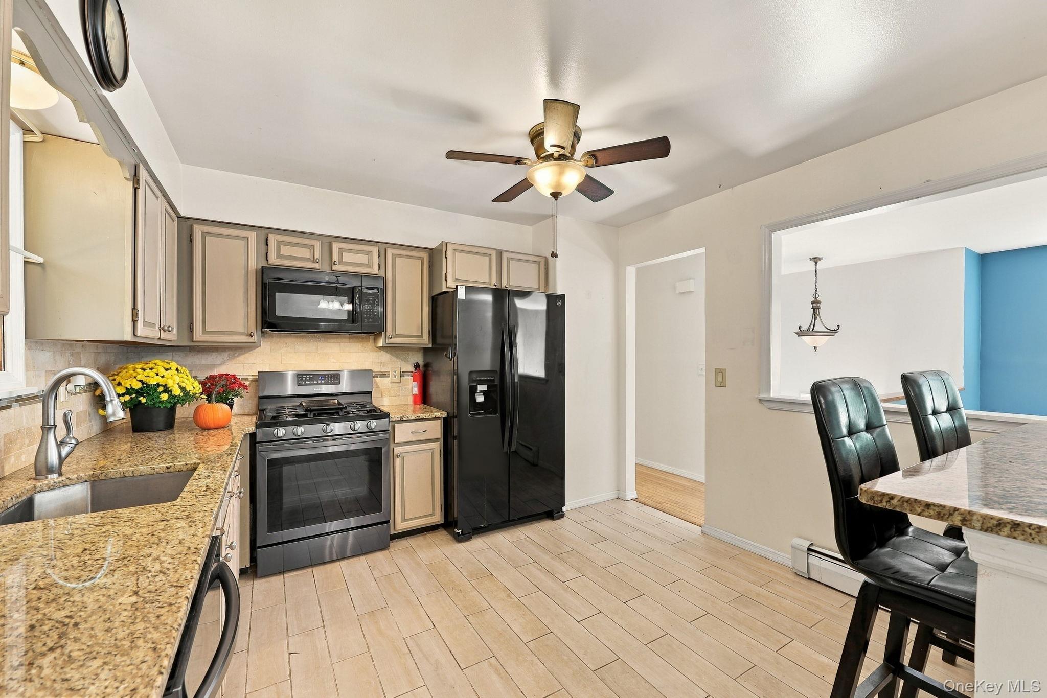 10 Van Wagner Road – For Sale photo 12